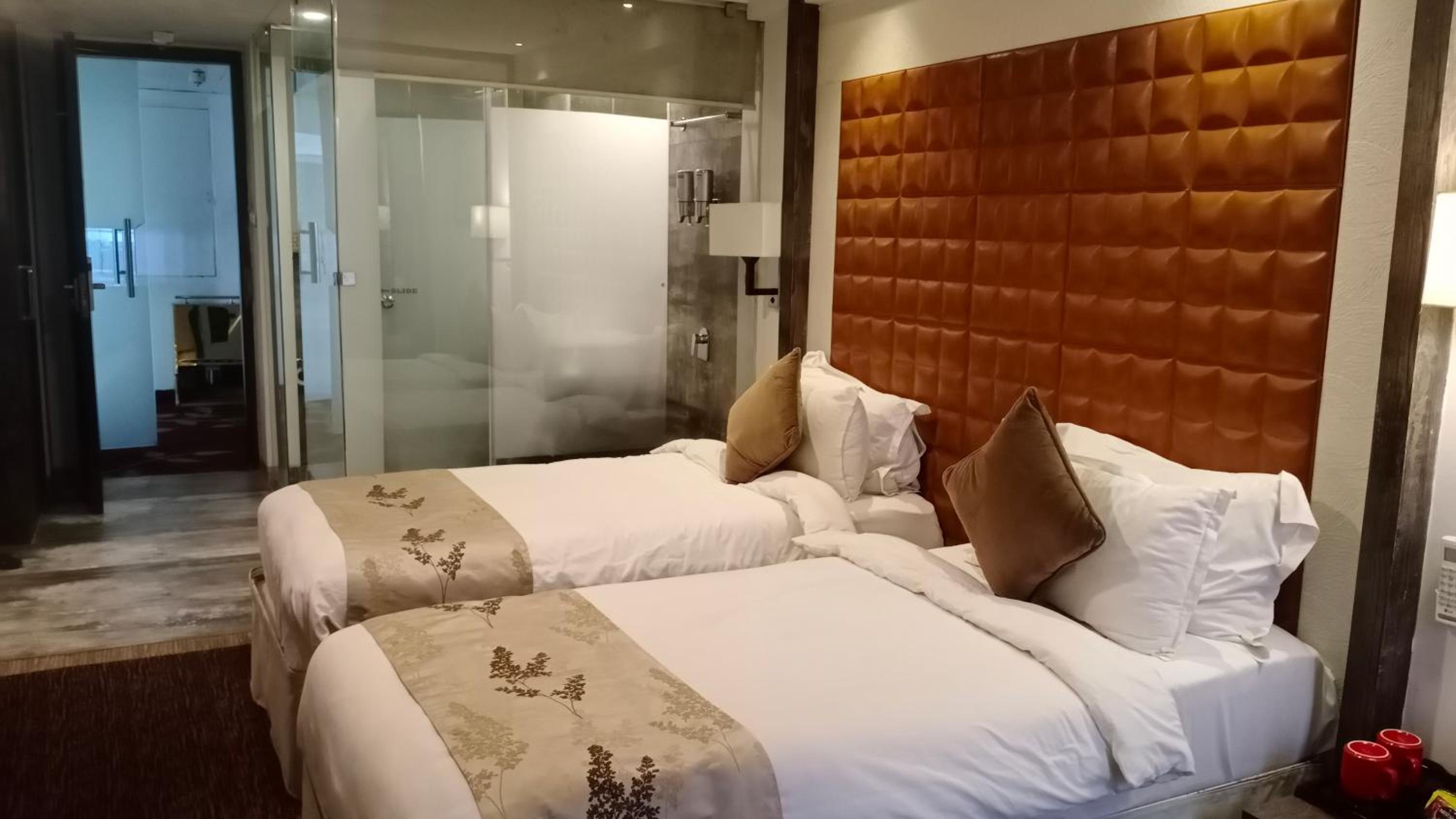 Standard Twin Room - Photo 5