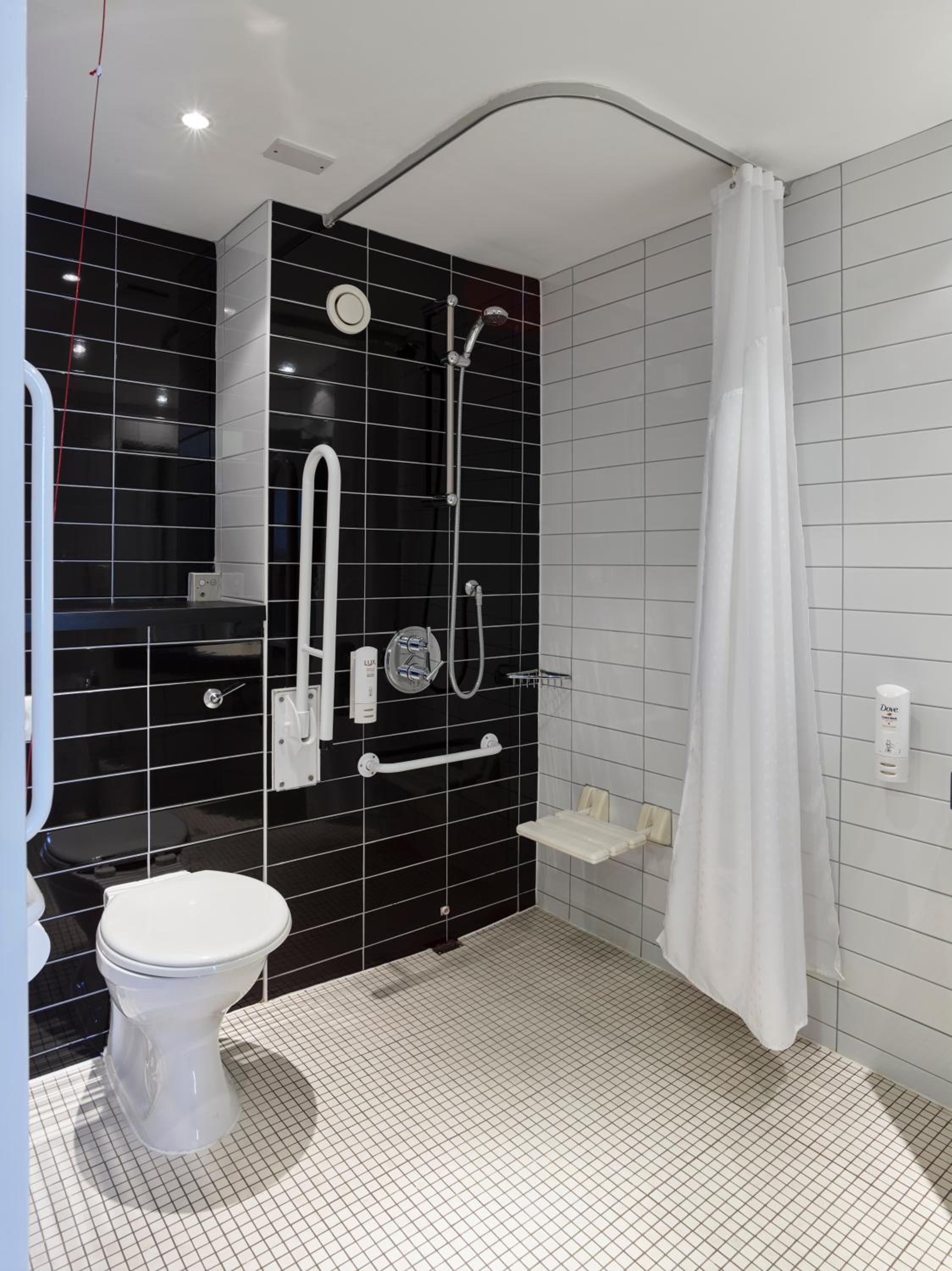 Double Room with Free Hot Breakfast - Accessible - Photo 8