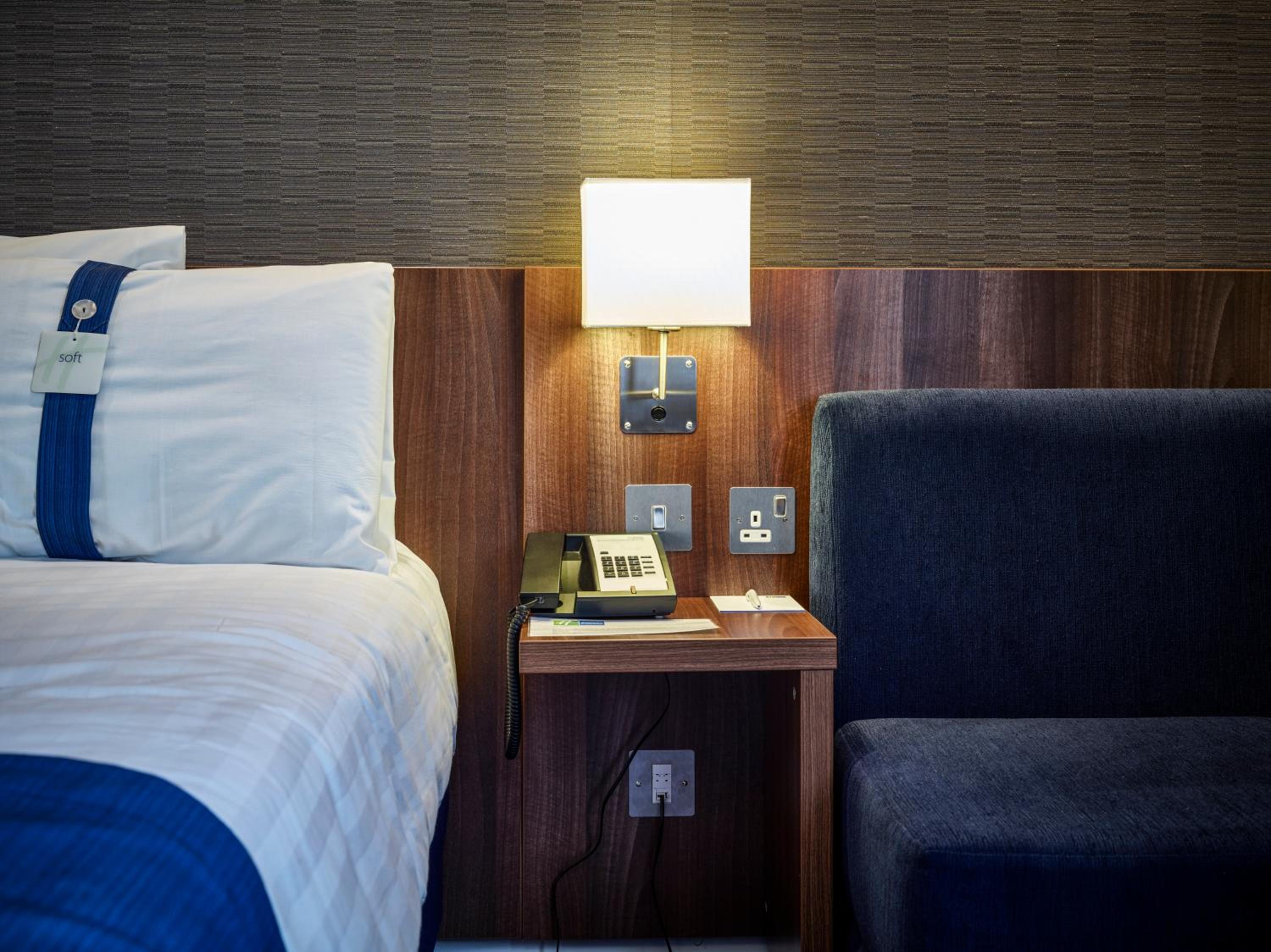 Standard Double Room with Sofa Bed and Free Hot Breakfast - Photo 1