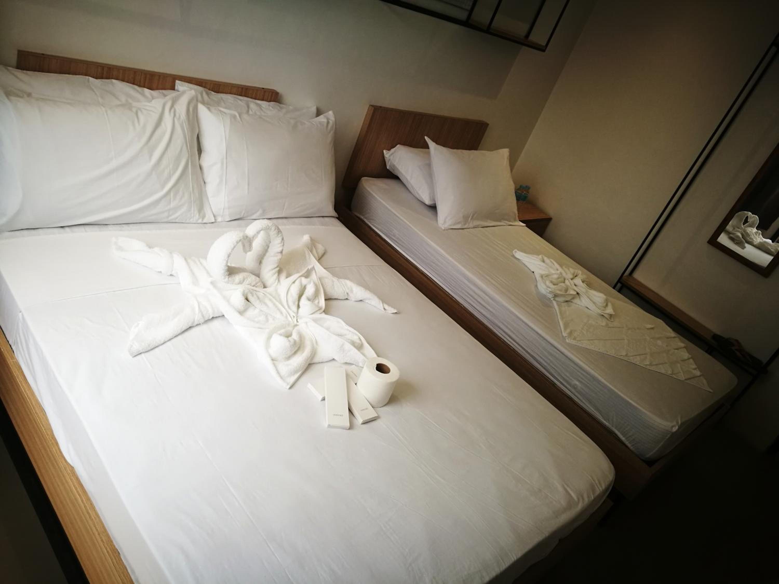 Deluxe Triple Room - Photo 4