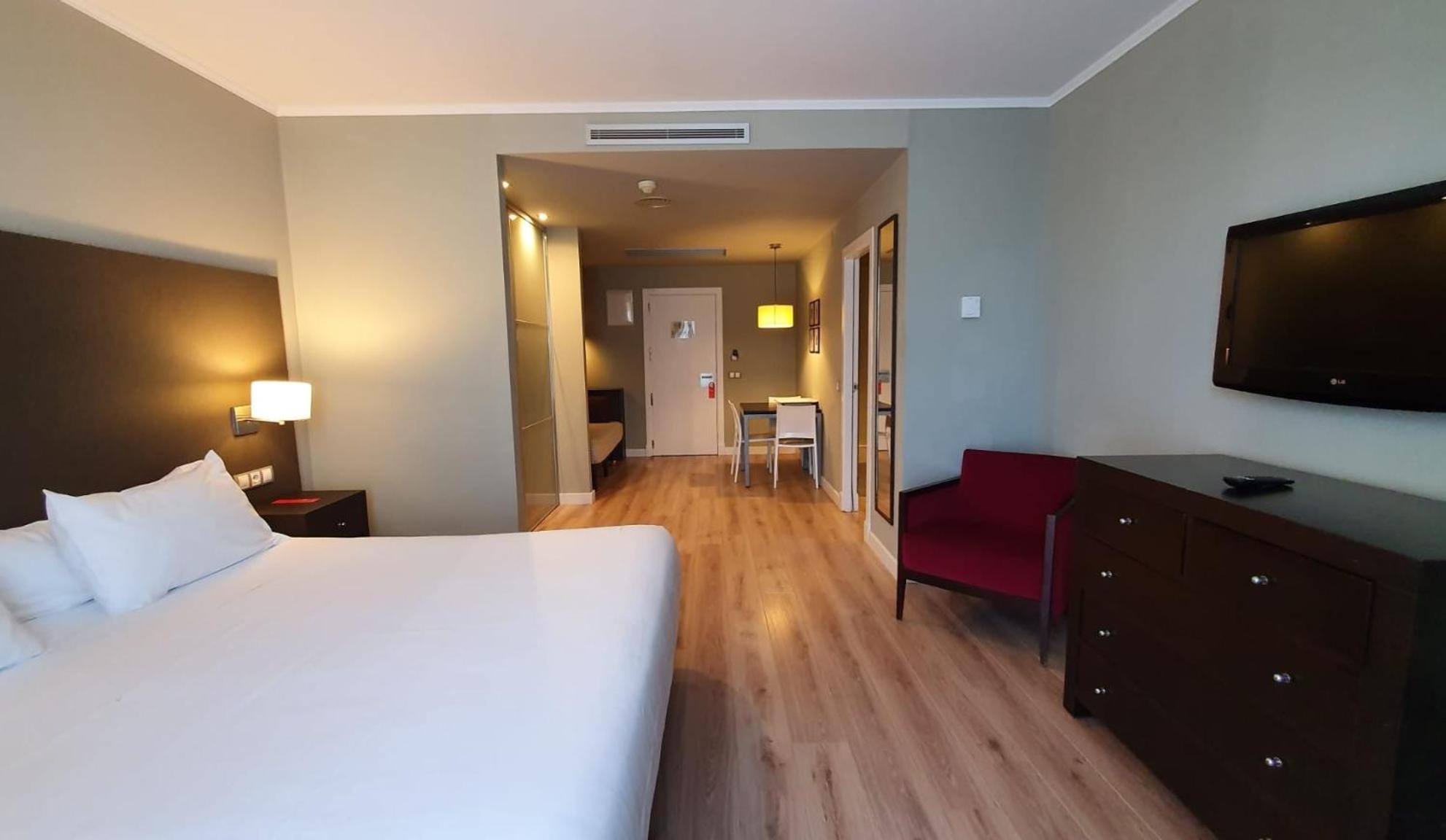 Triple Room (2 Adults + 1 Child)