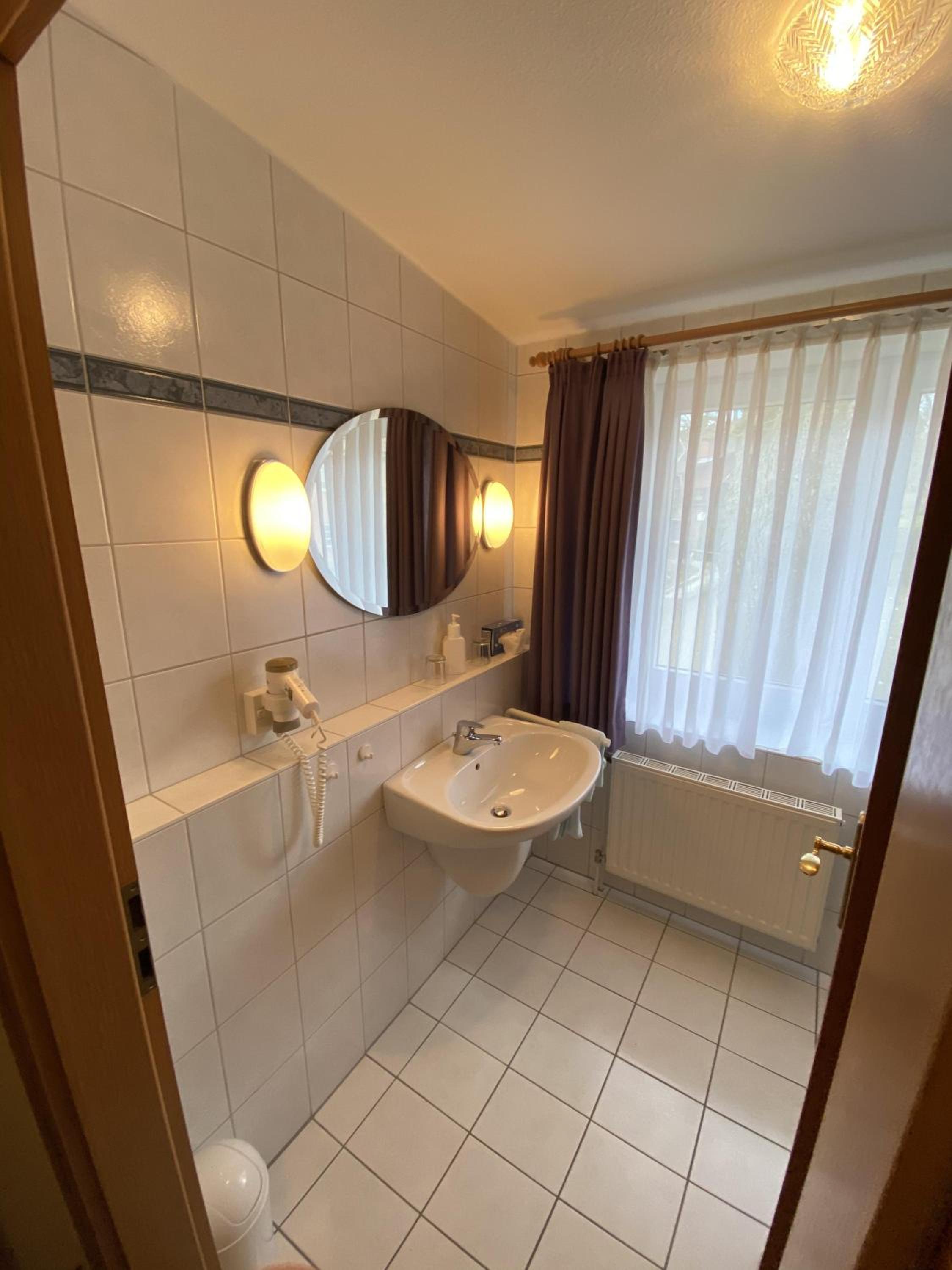 Small Twin Room photo 2