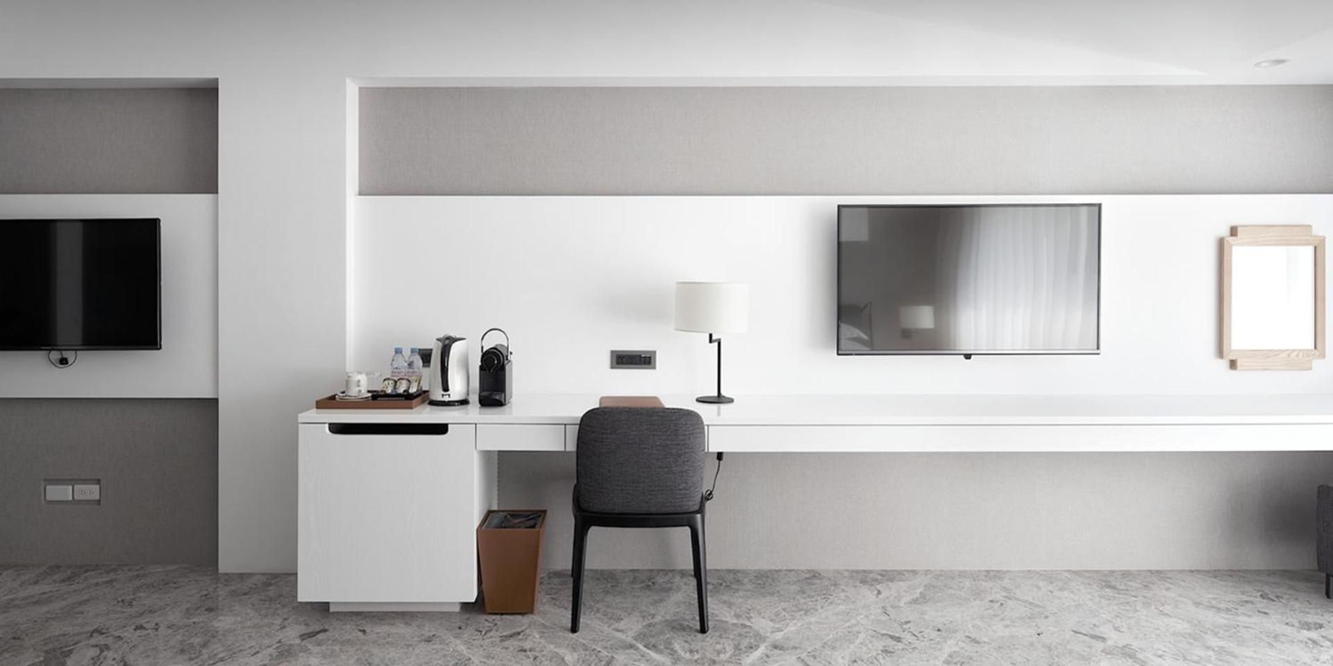 Suite with Sea View - Photo 14