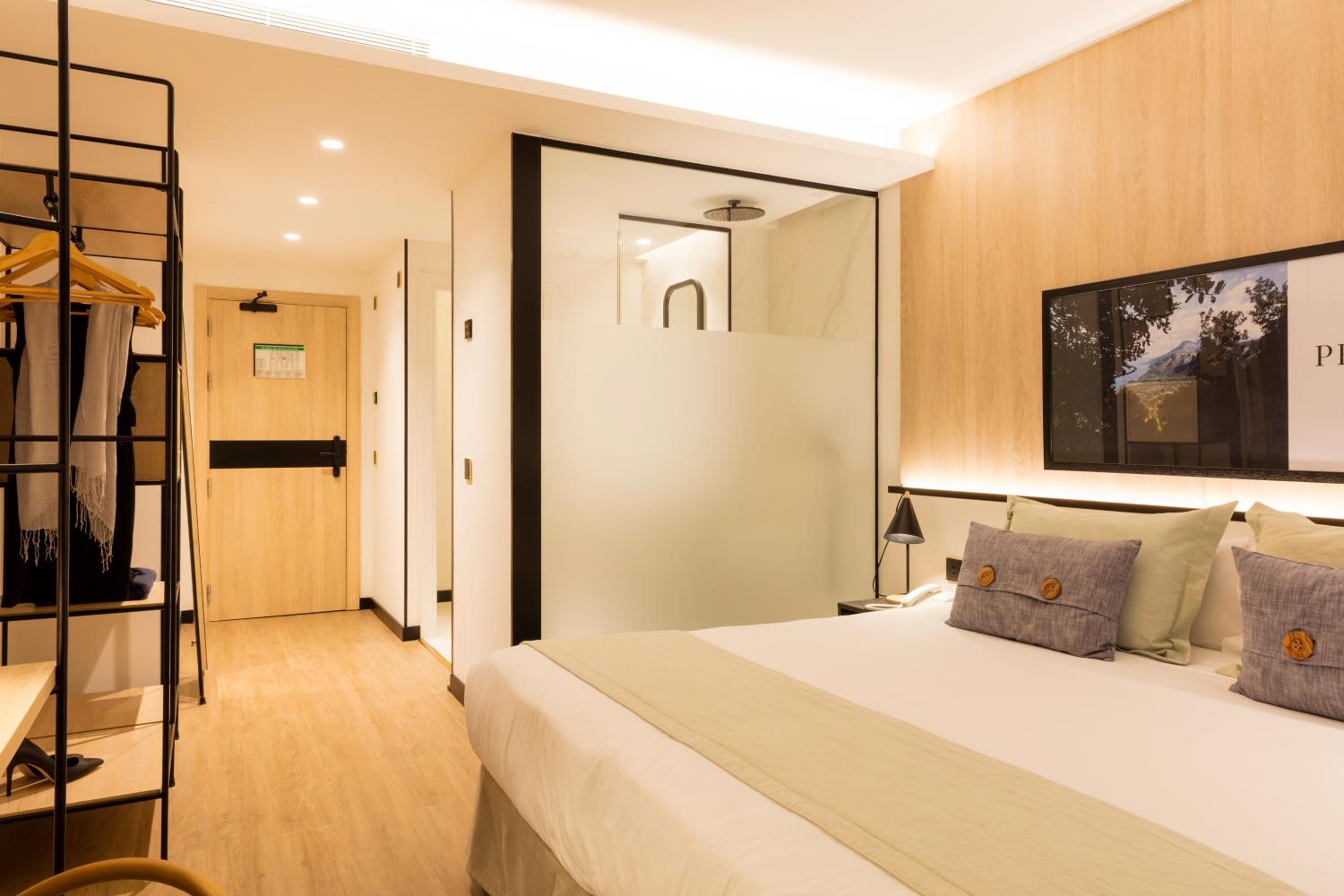 Superior Double Room - Photo 2
