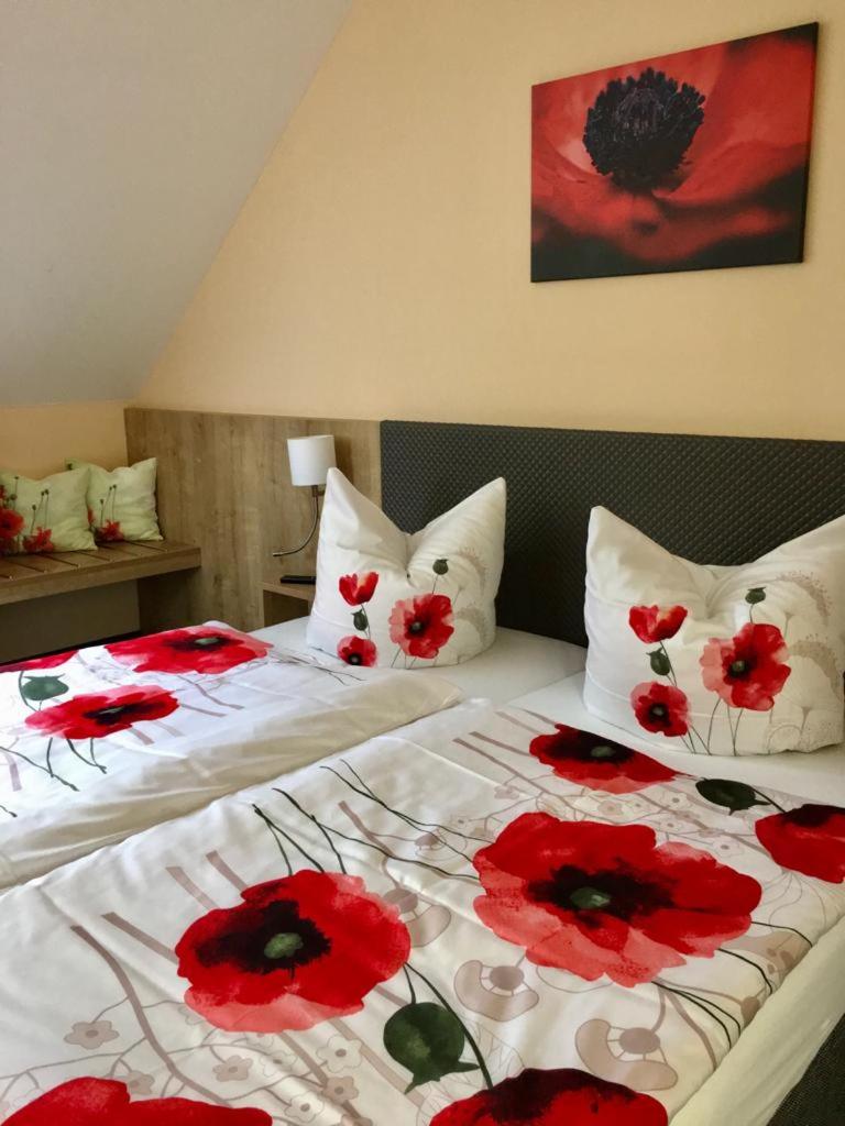 Deluxe Double Room with Shower photo 3