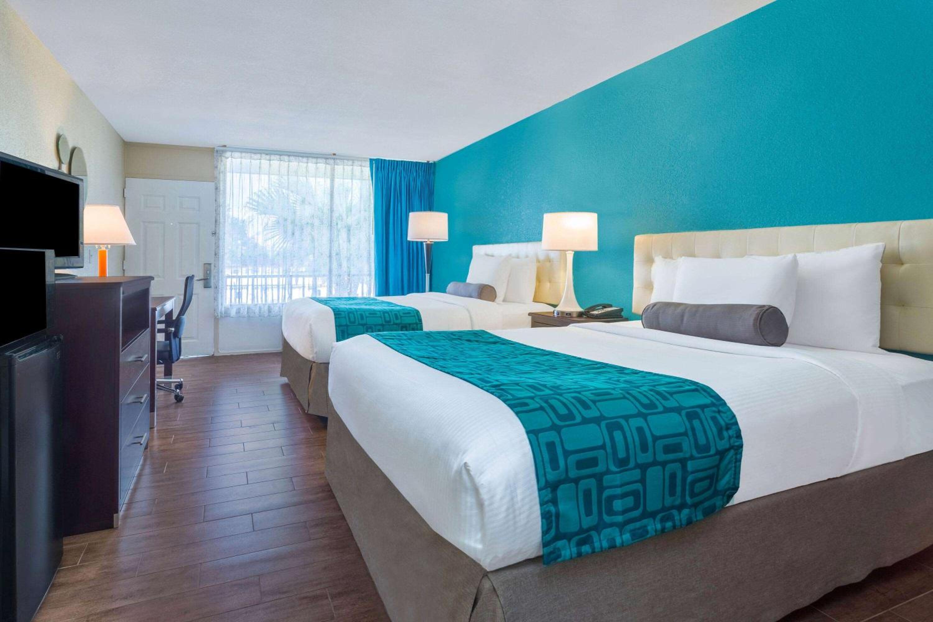 2 Queen Beds, Non-Smoking - Photo 1