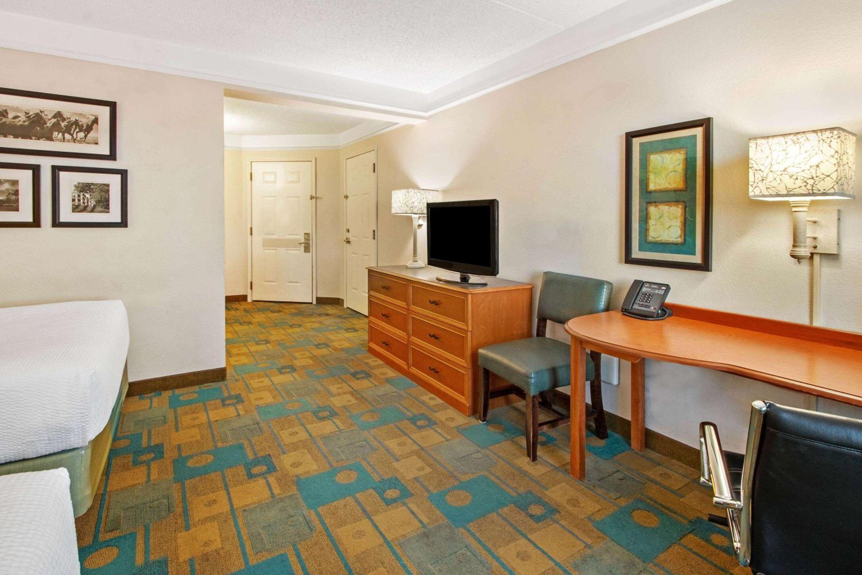 Double Room with Two Double Beds - Disability Access - Photo 1