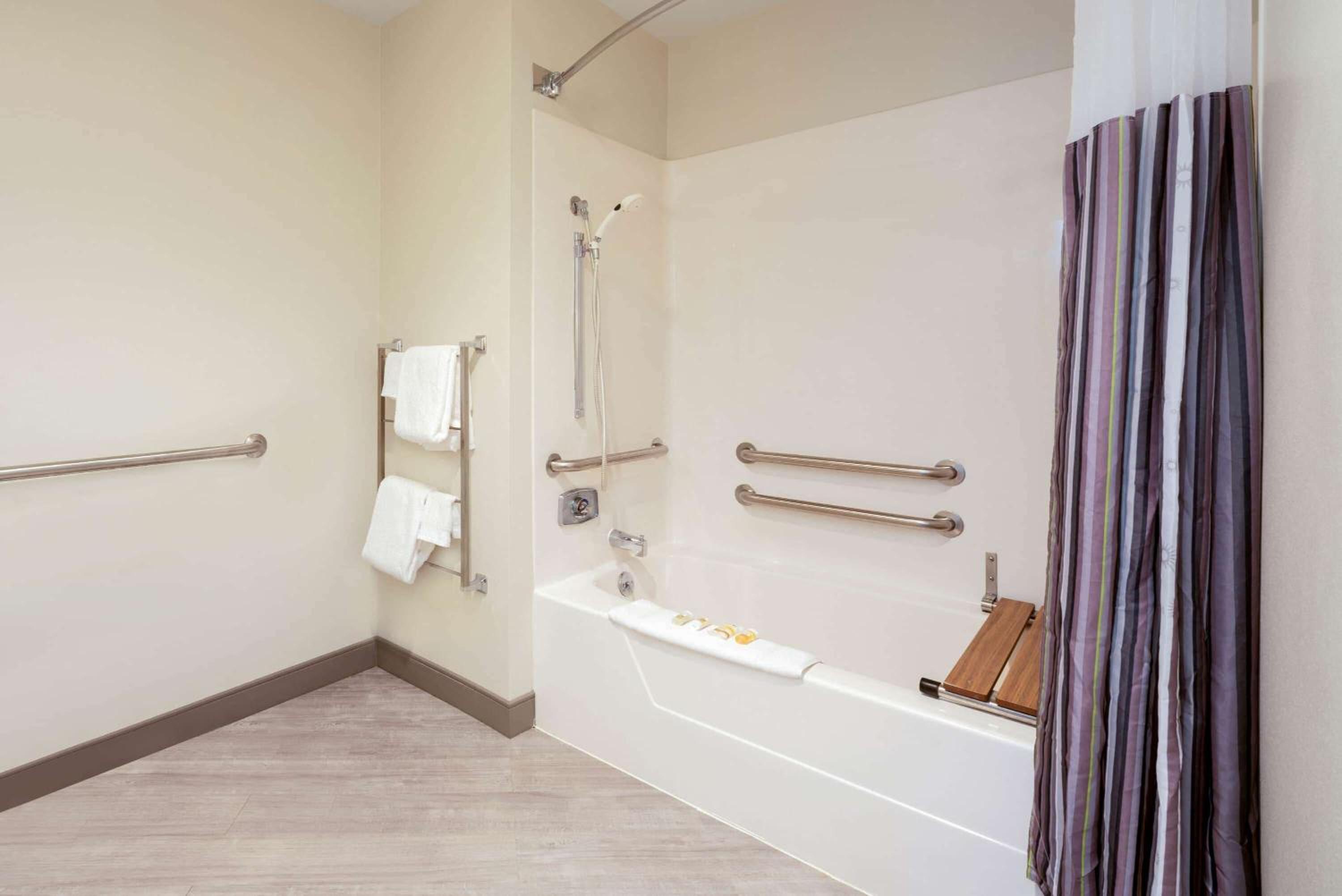 Double Room - Disability Access photo 3