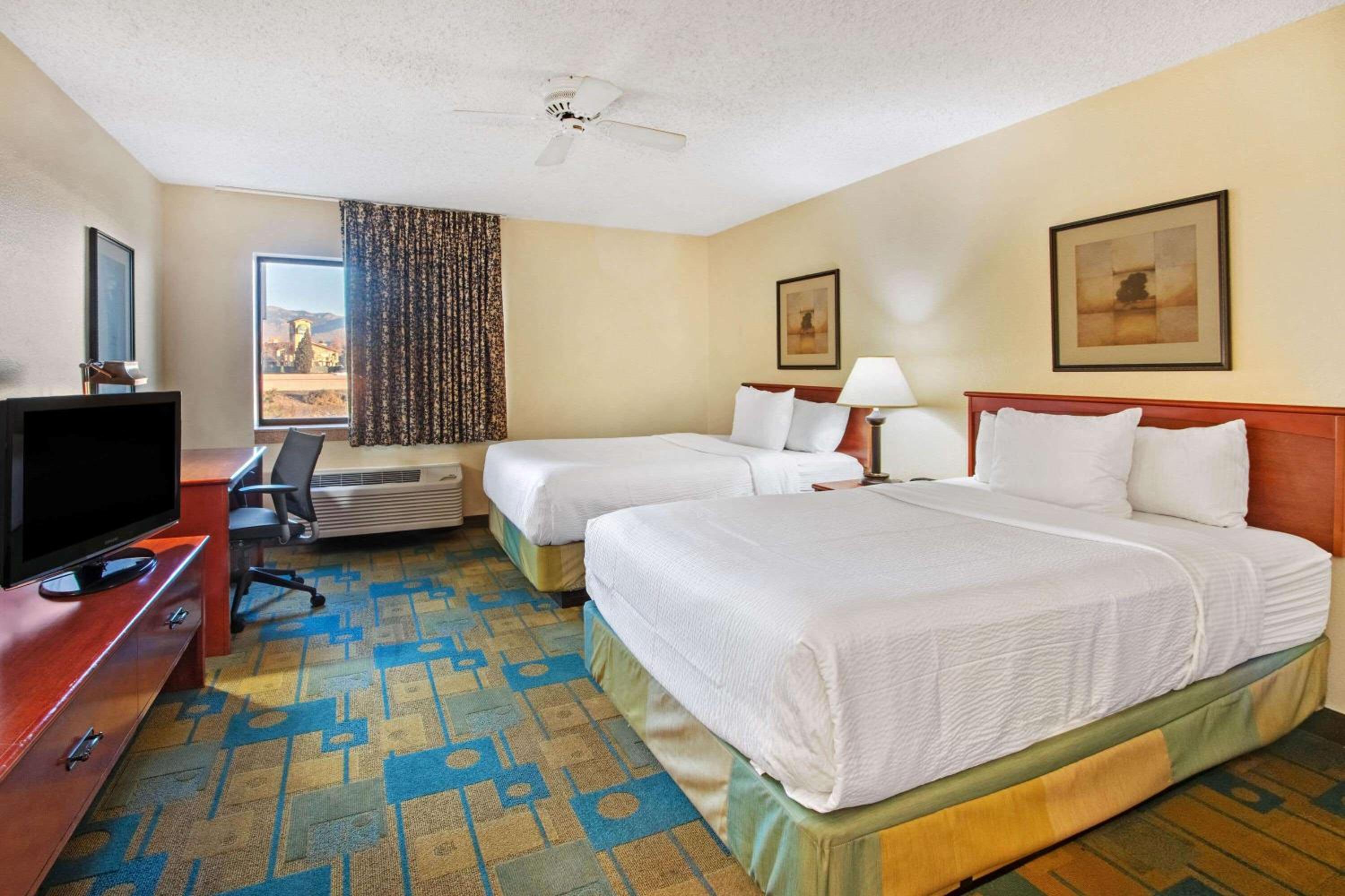 Suite with Two Double Beds - Non-Smoking