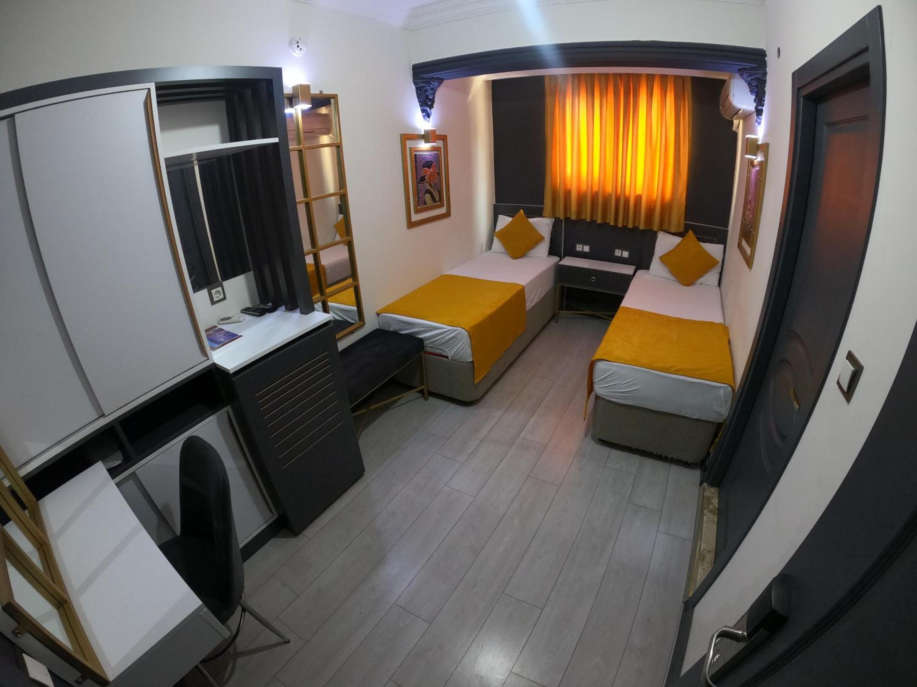 Standard Twin Room photo 2