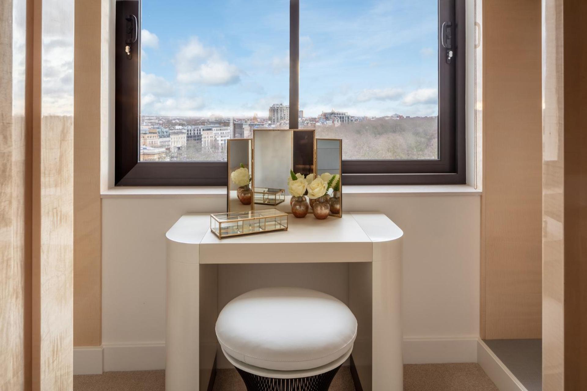 Hyde Park Suite One Bedroom King Bed photo 2