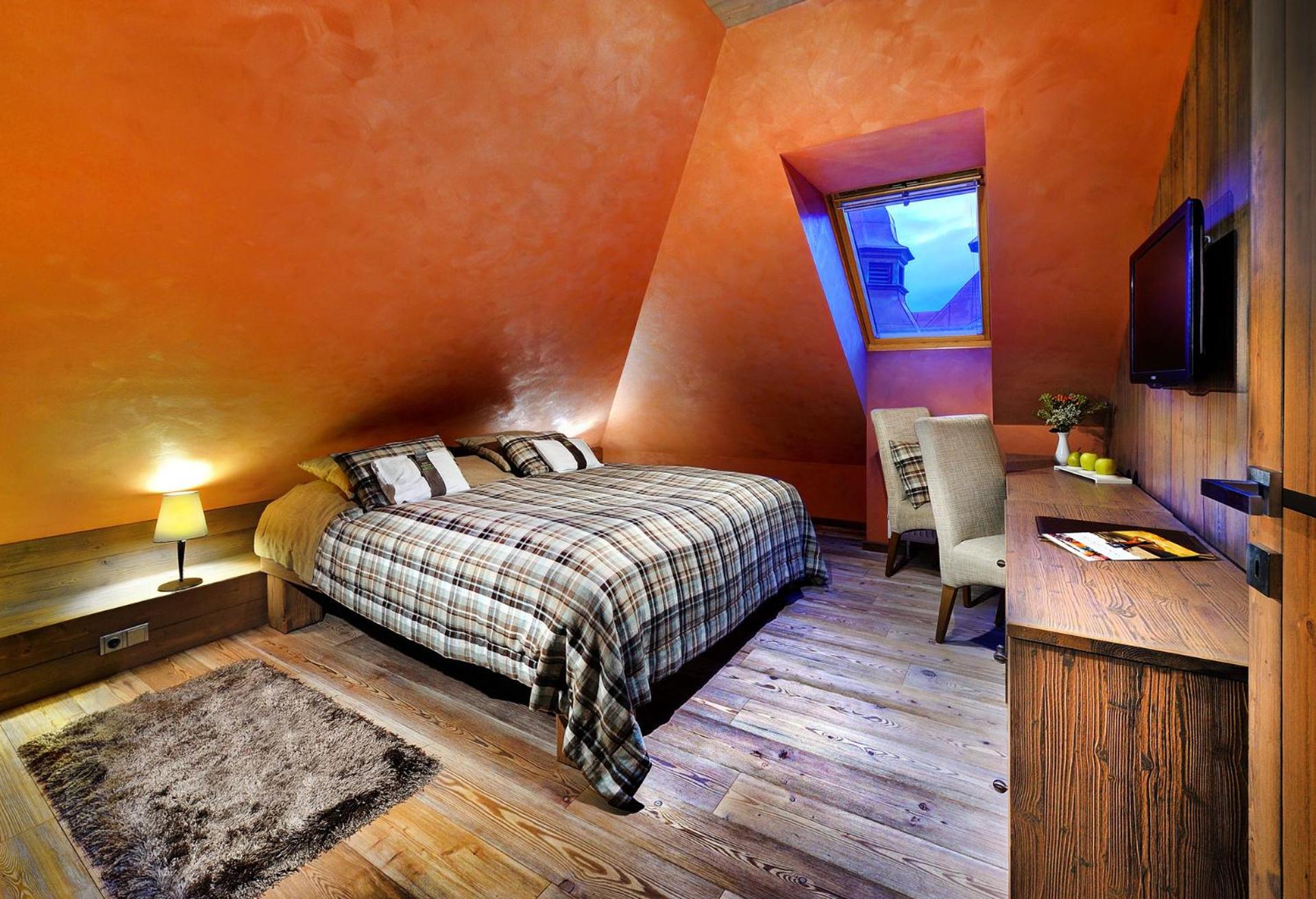 Modern Suite - Photo 1