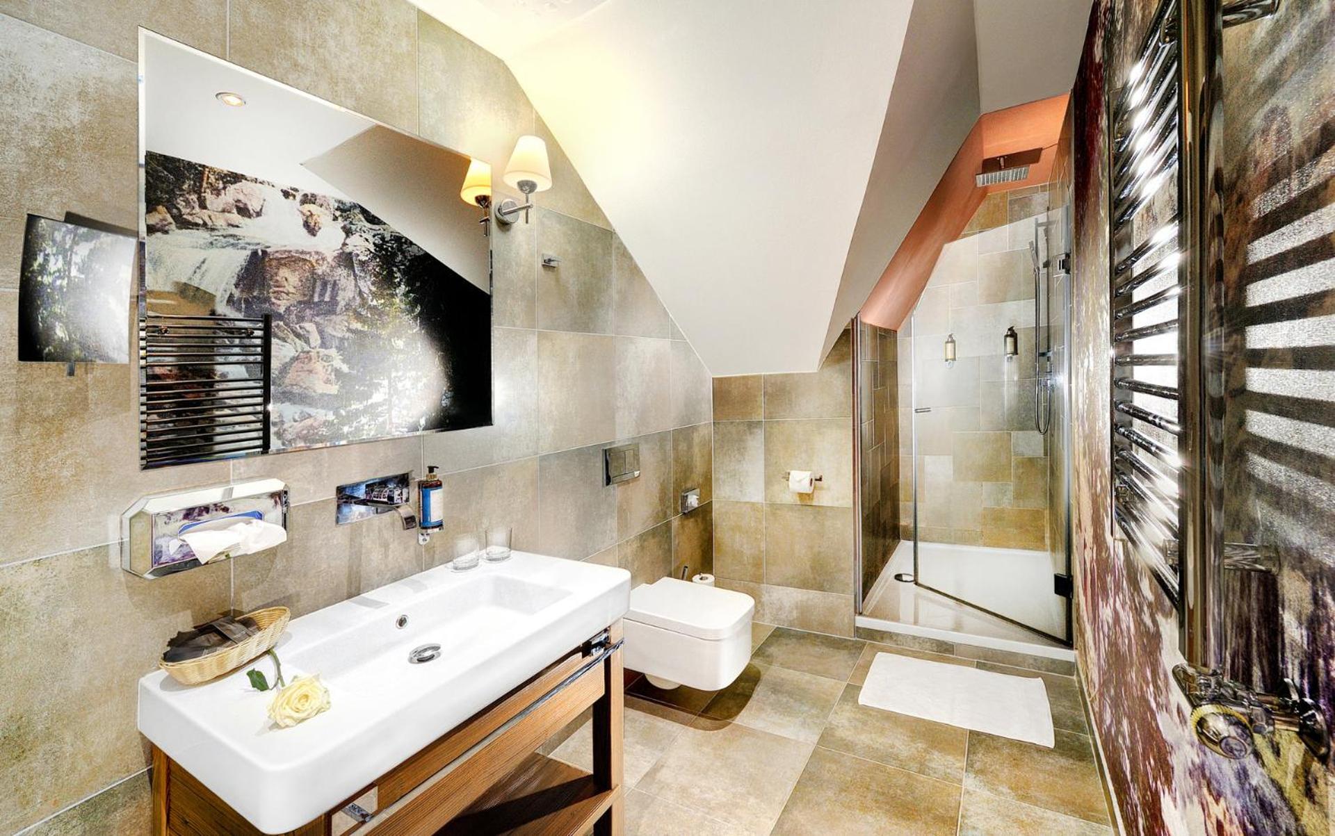 Modern Suite - Photo 7