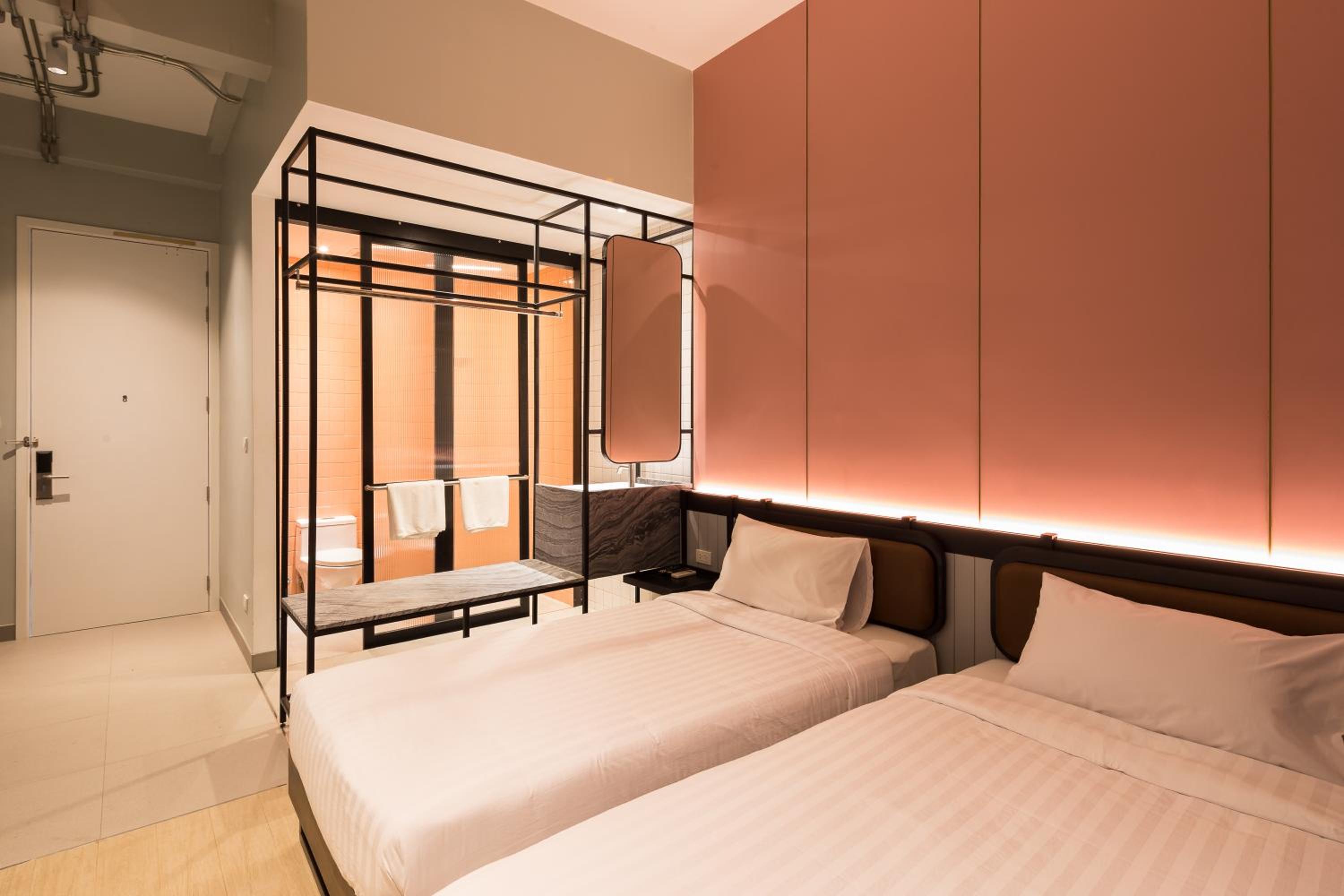 Deluxe Twin Room photo 3