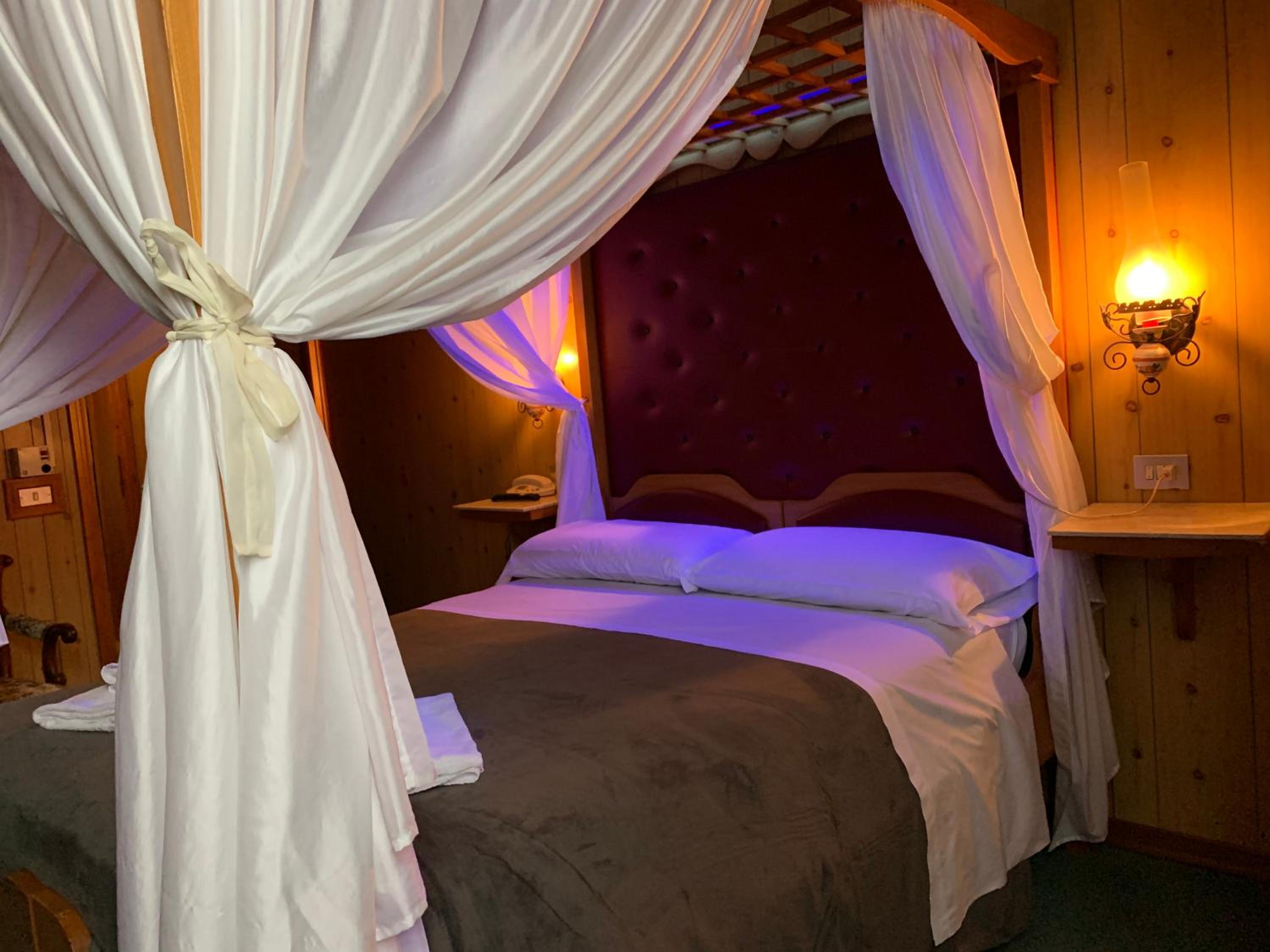 Double Room - Photo 18