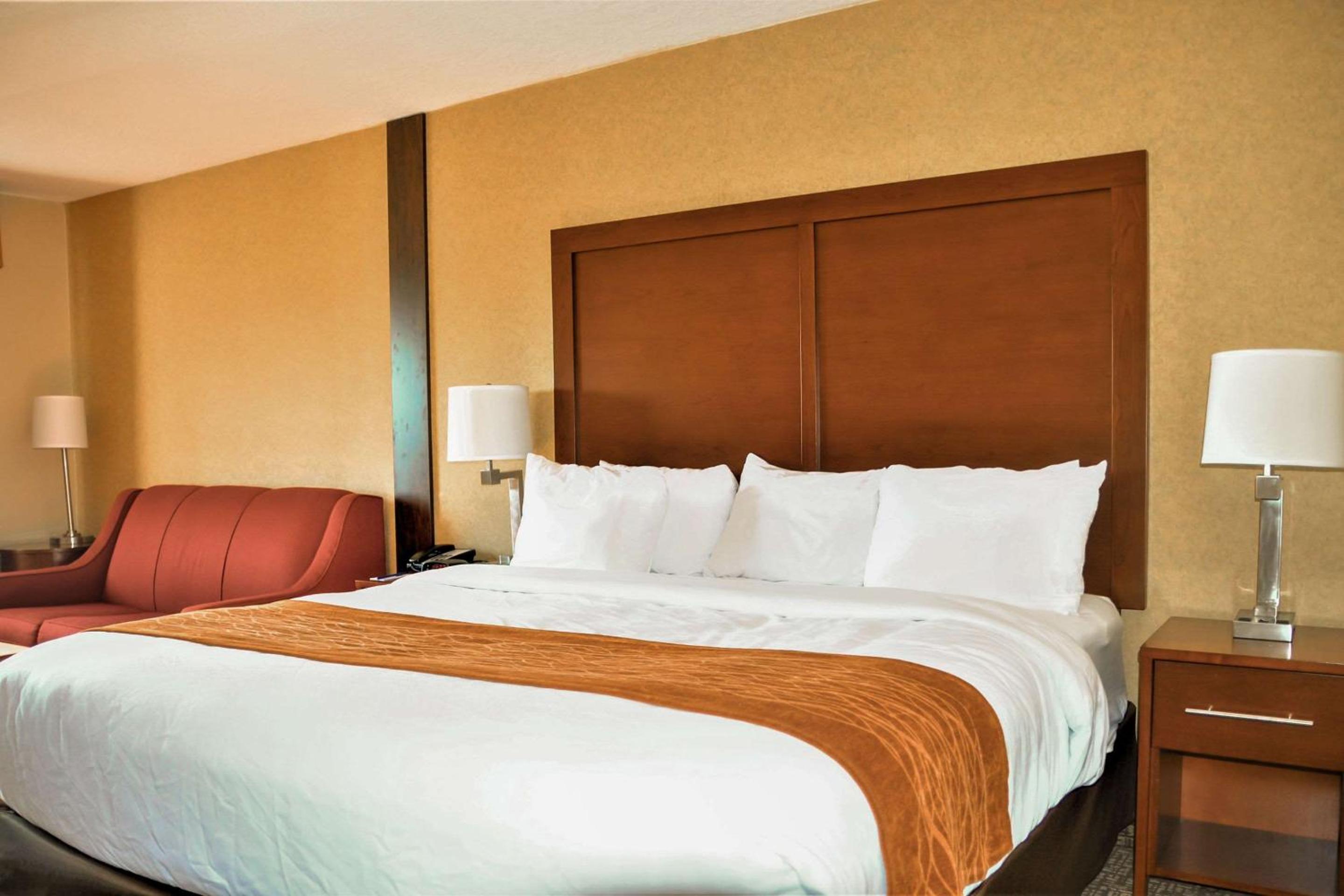 King Suite with Sofa Bed - Photo 10