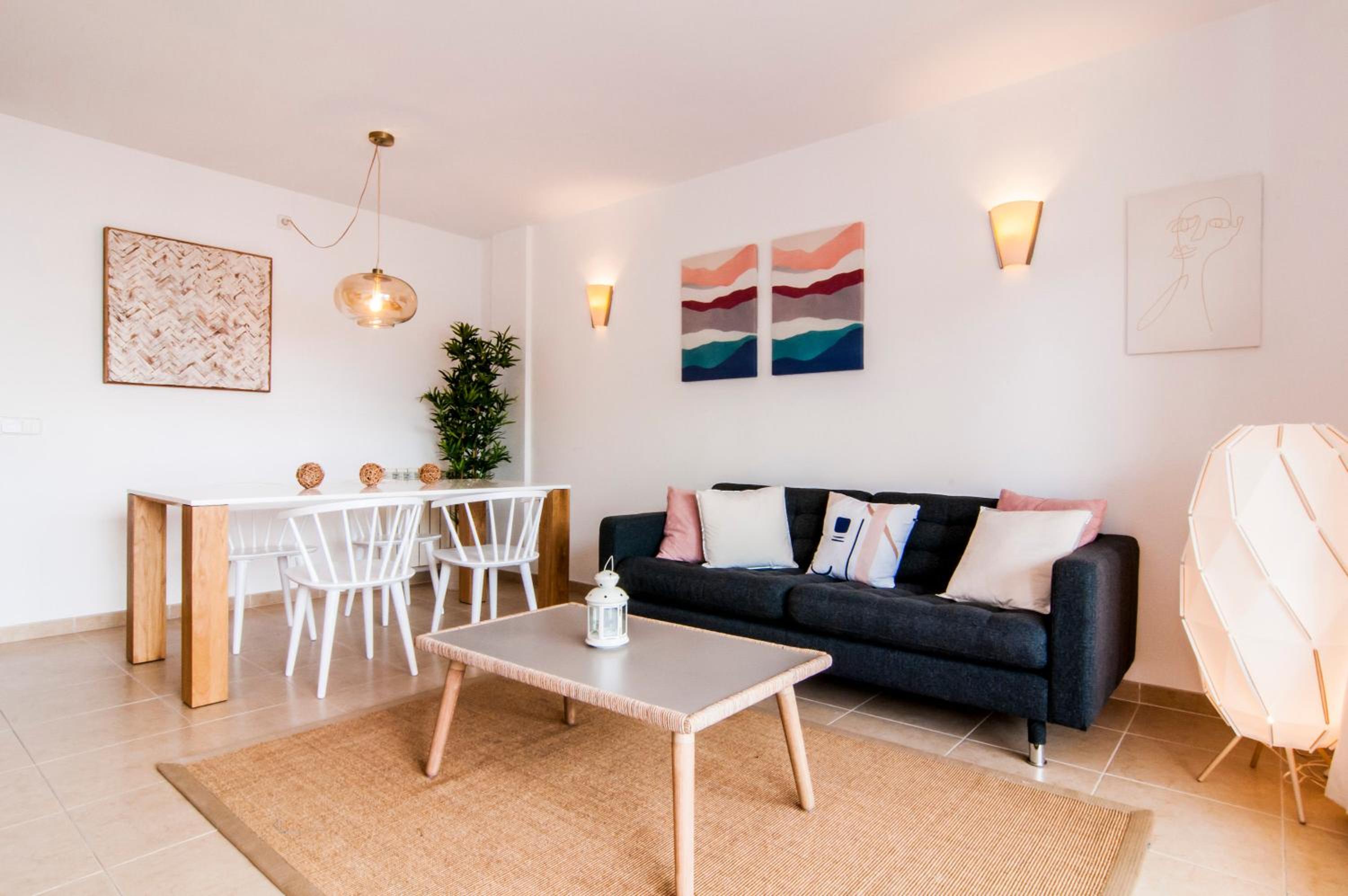 Two-Bedroom Deluxe Apartment with Ocean View photo 2