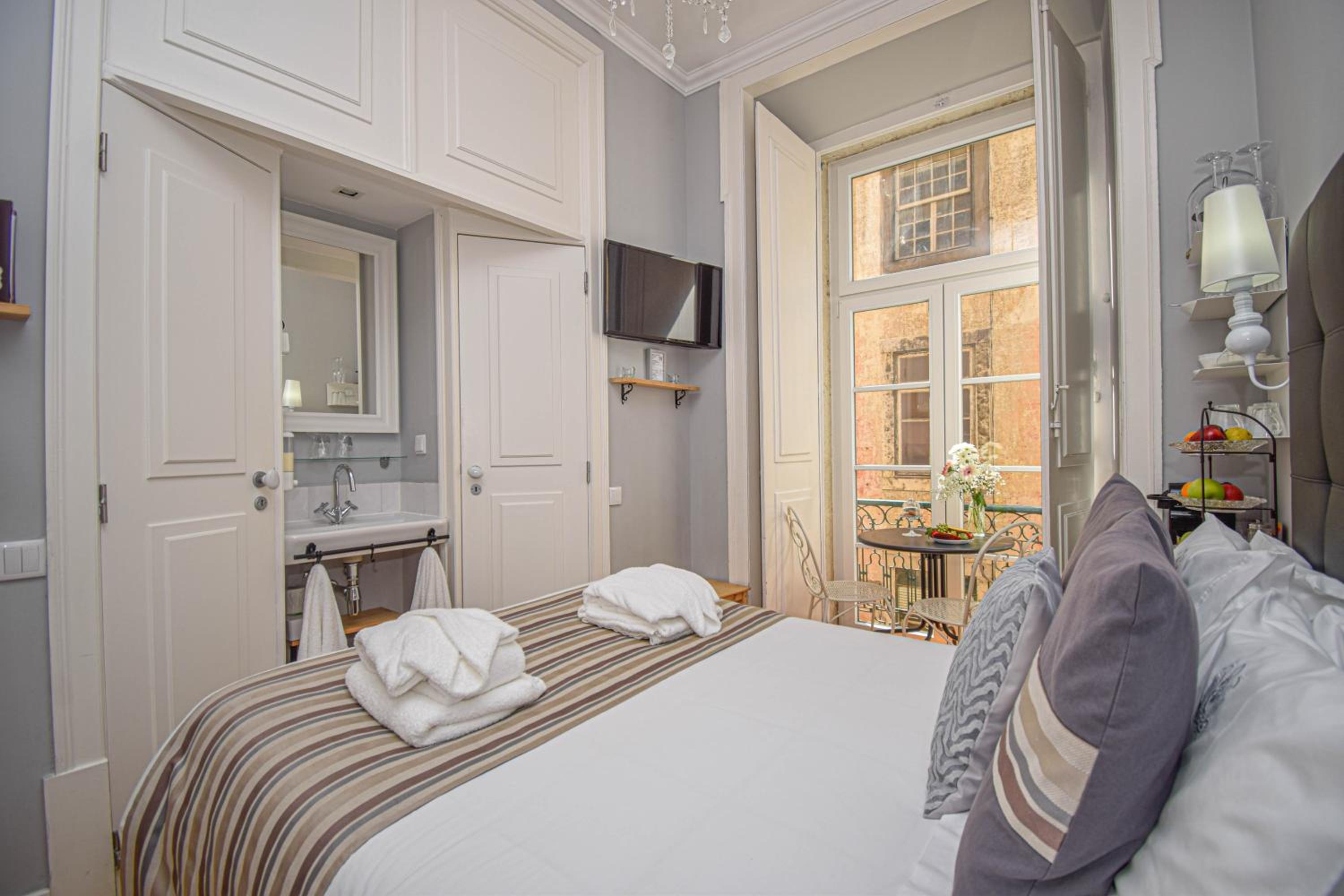 Suite with Balcony photo 2