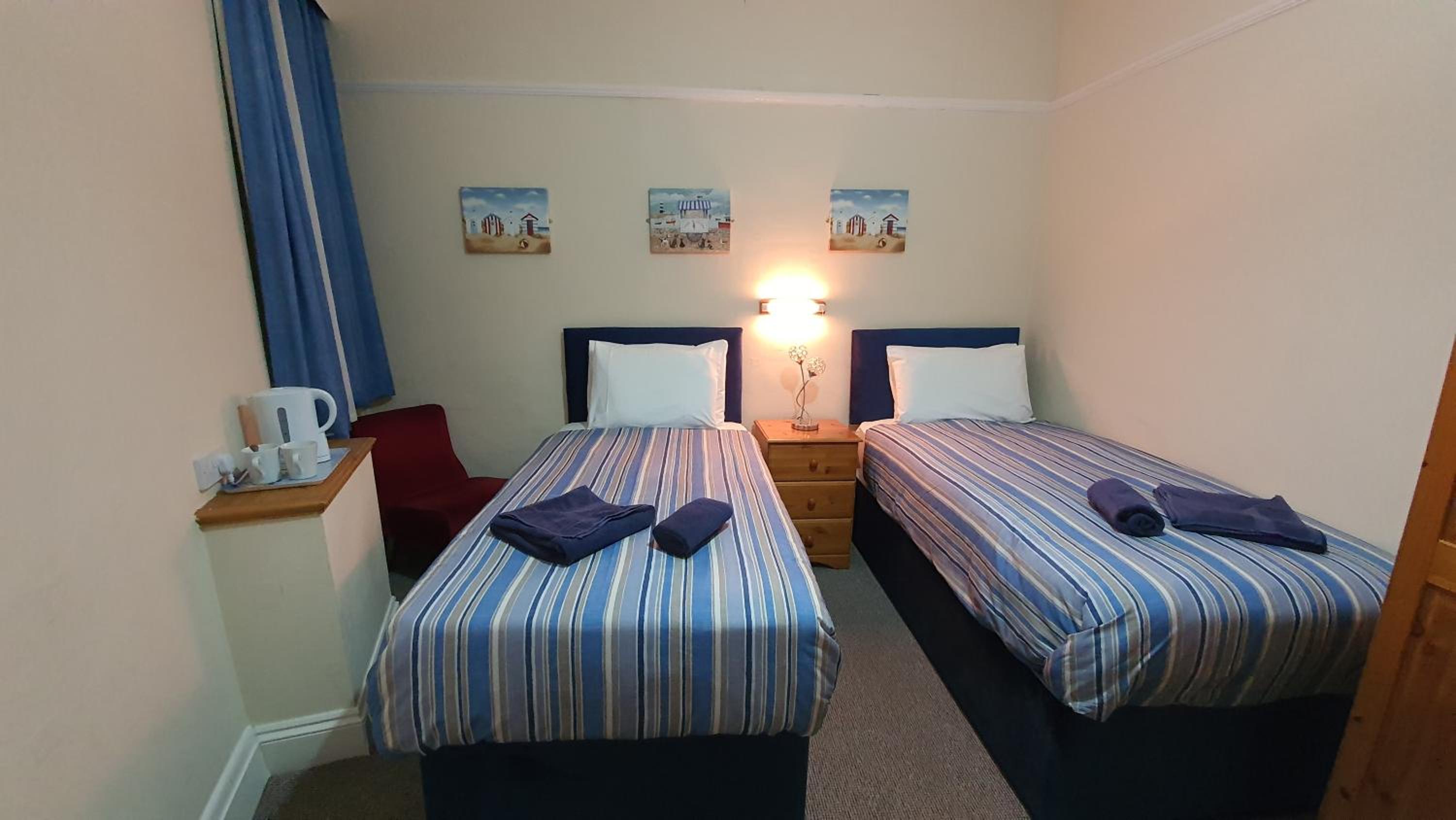 Standard Twin Room photo 2