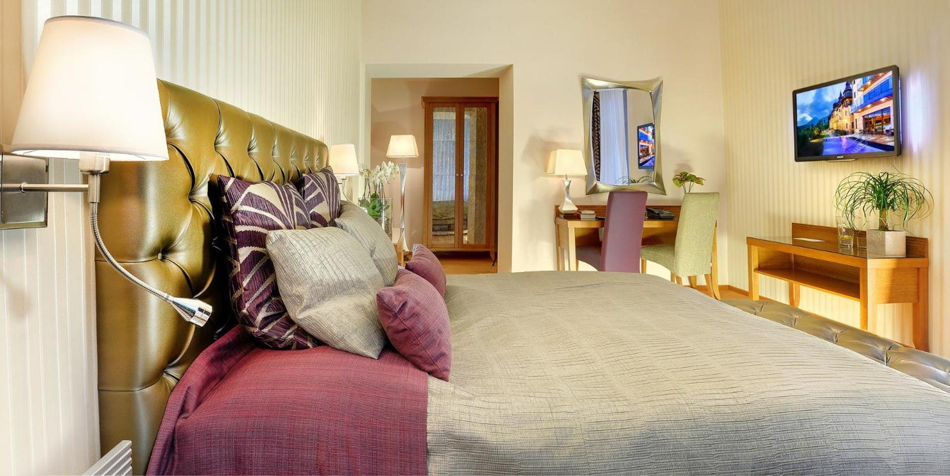Double Room with Extra Bed - Photo 2