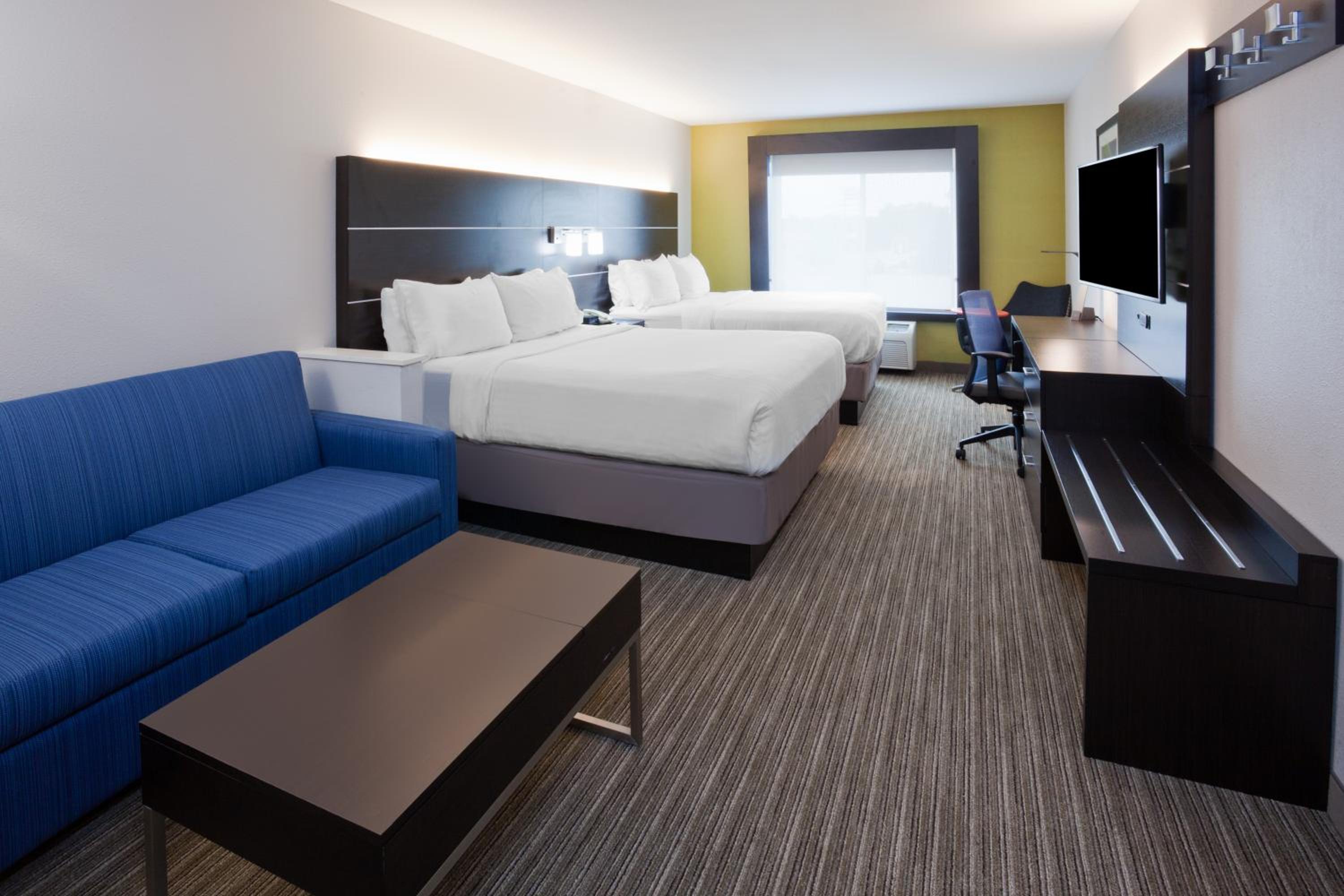 Queen Suite with Two Queen Beds - Photo 1