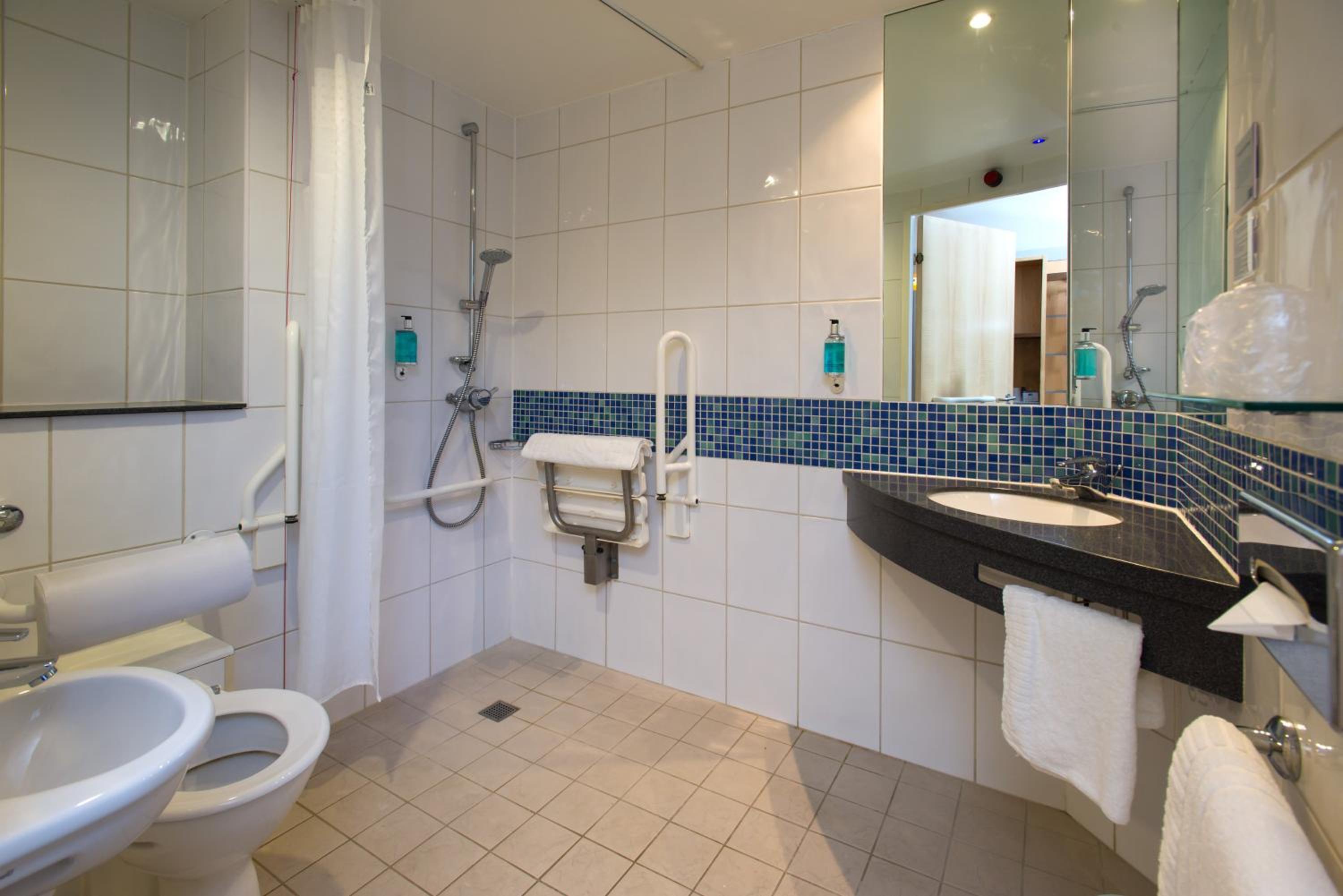 Standard Double Room with Free Hot Breakfast - Accessible photo 2