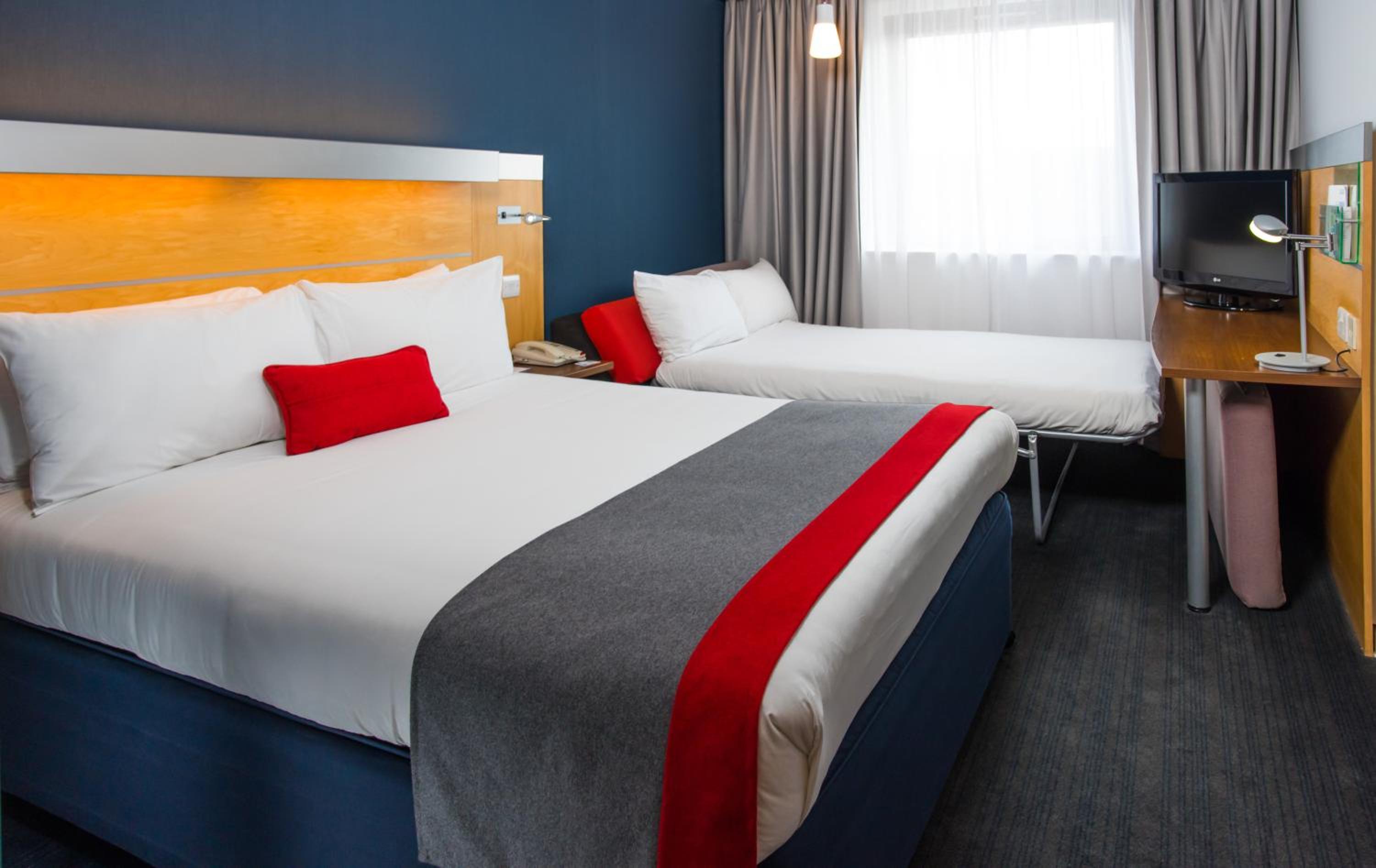 Standard Double Room with Sofa Bed and Free Hot Breakfast photo 2