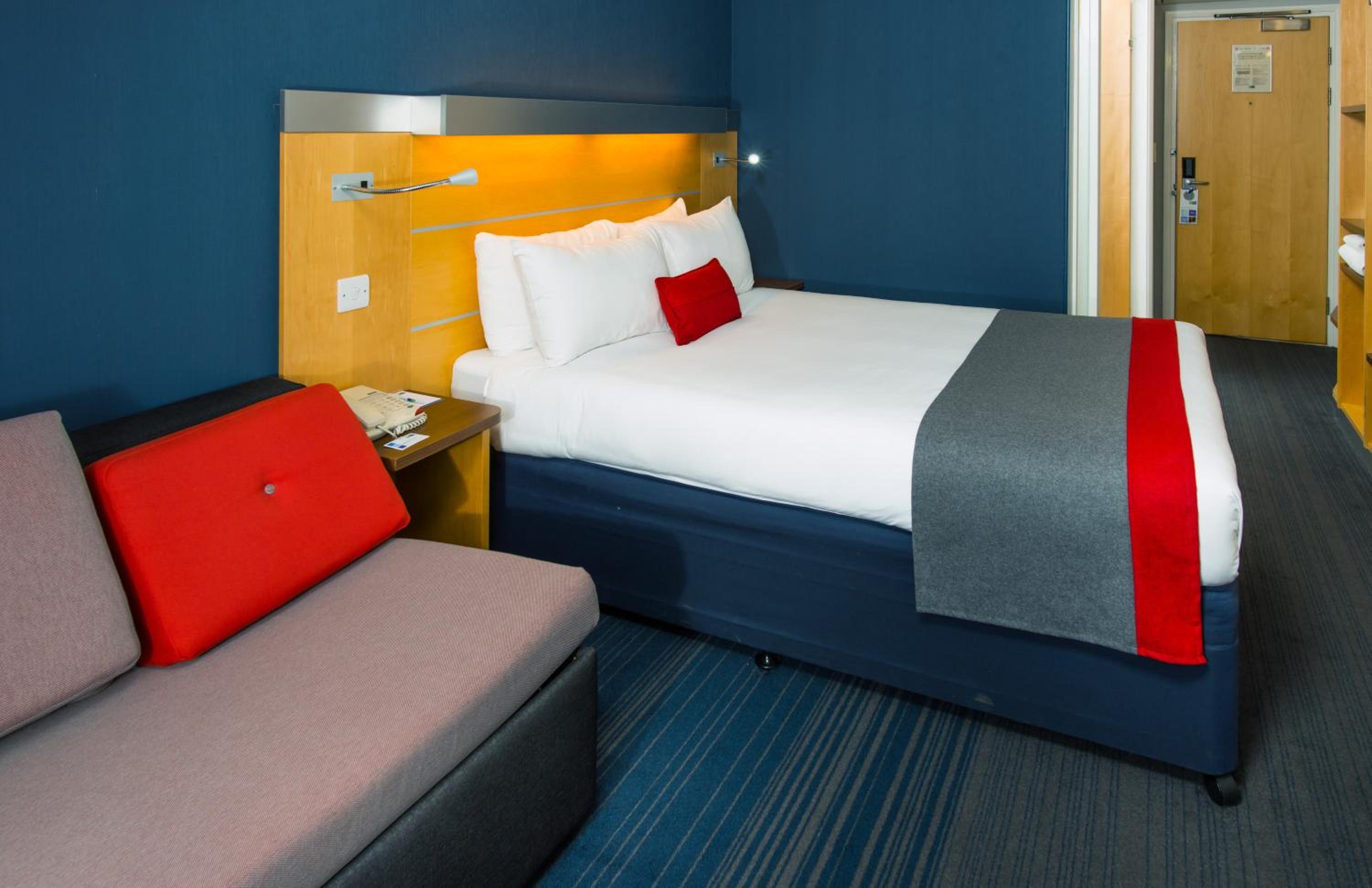 Standard Double Room with Free Hot Breakfast - Accessible photo 3