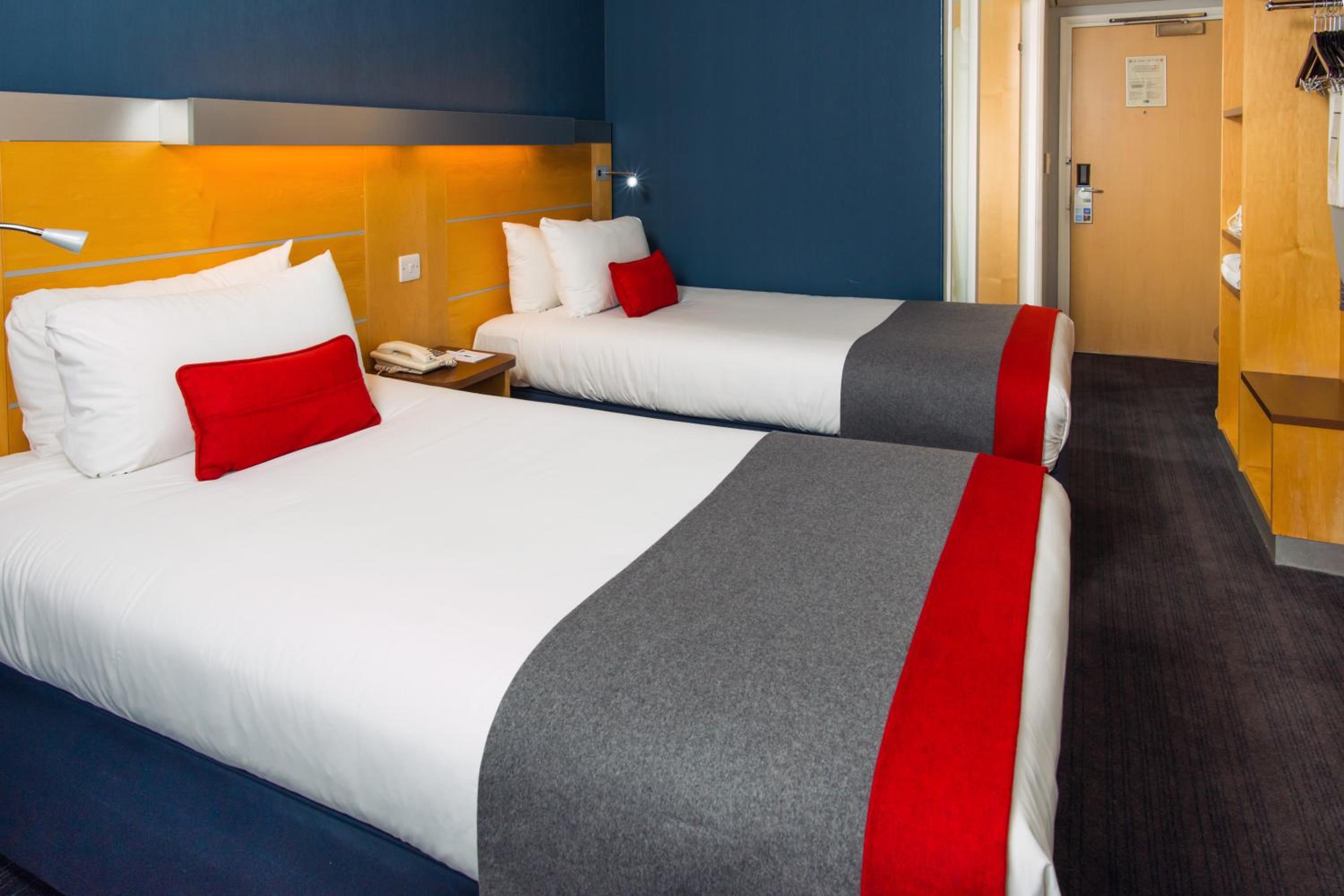 Standard Room with Free Hot Breakfast photo 2