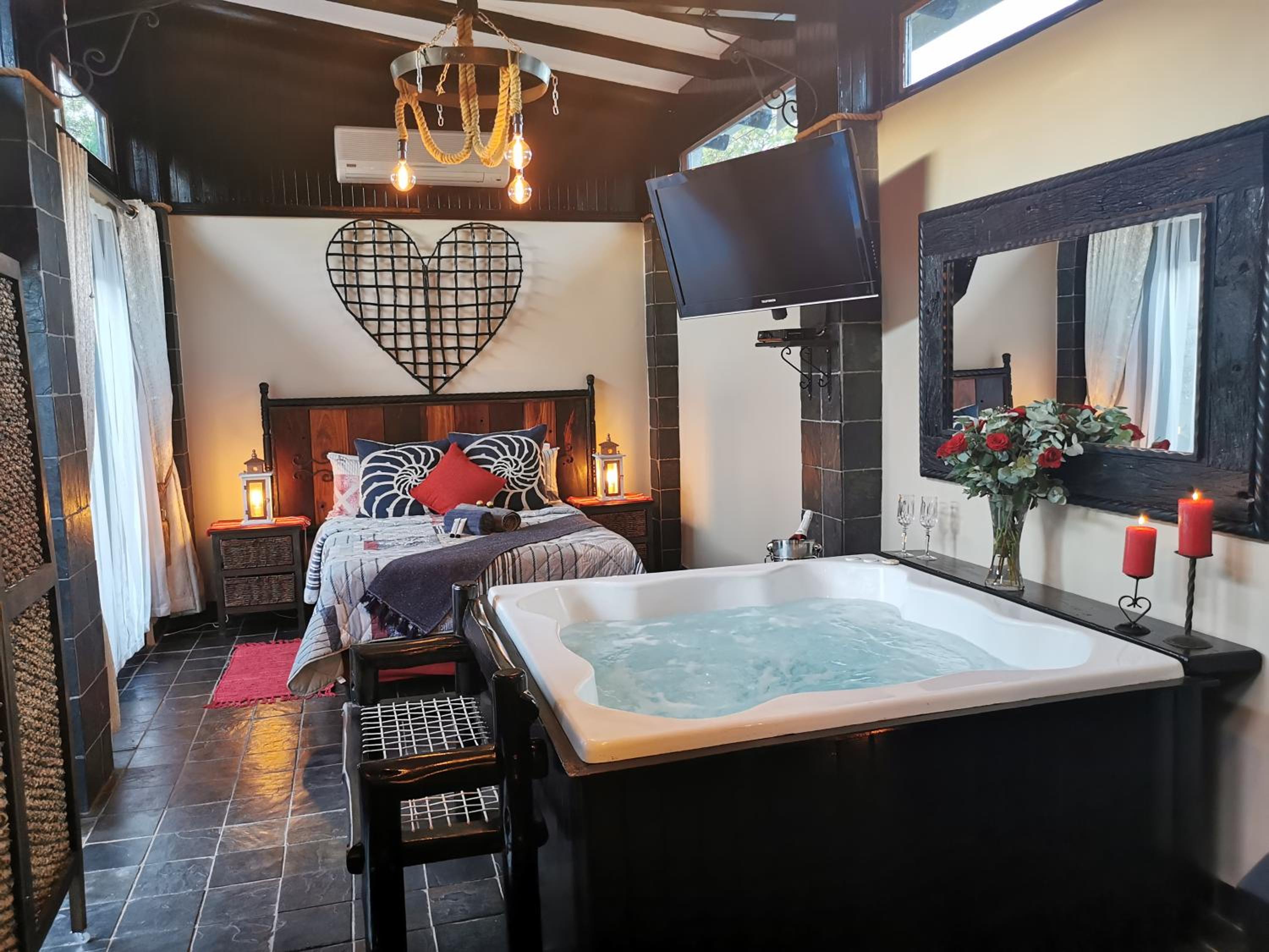 Deluxe Suite with Spa Bath - Photo 6