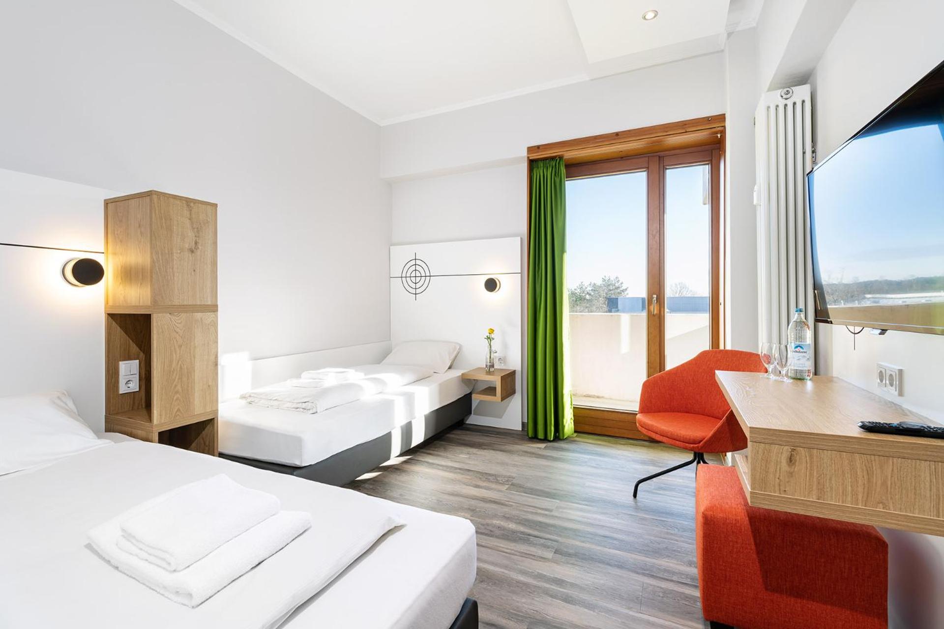 Twin Room with Balcony - Photo 1