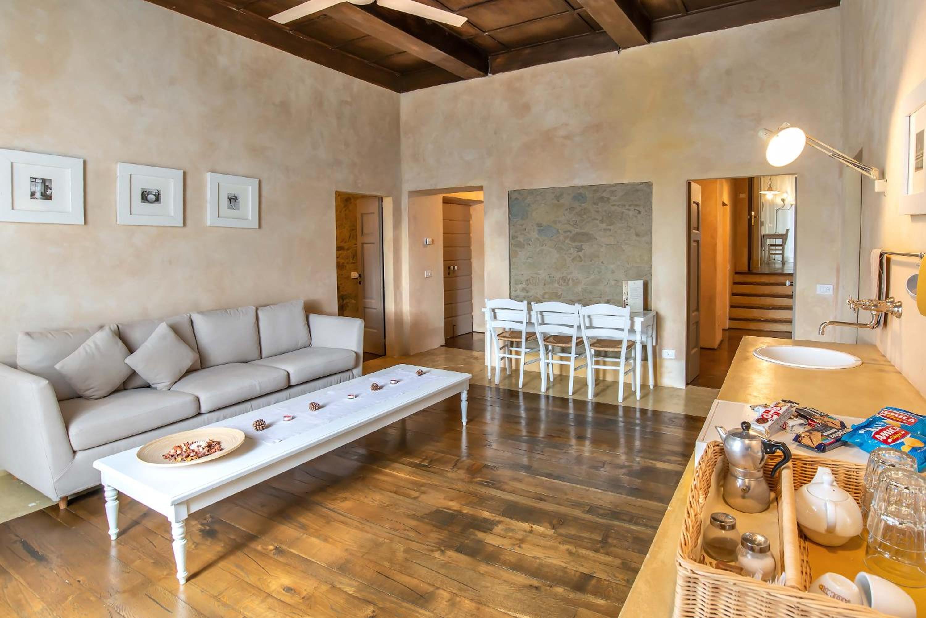 Superior Suite - Photo 18