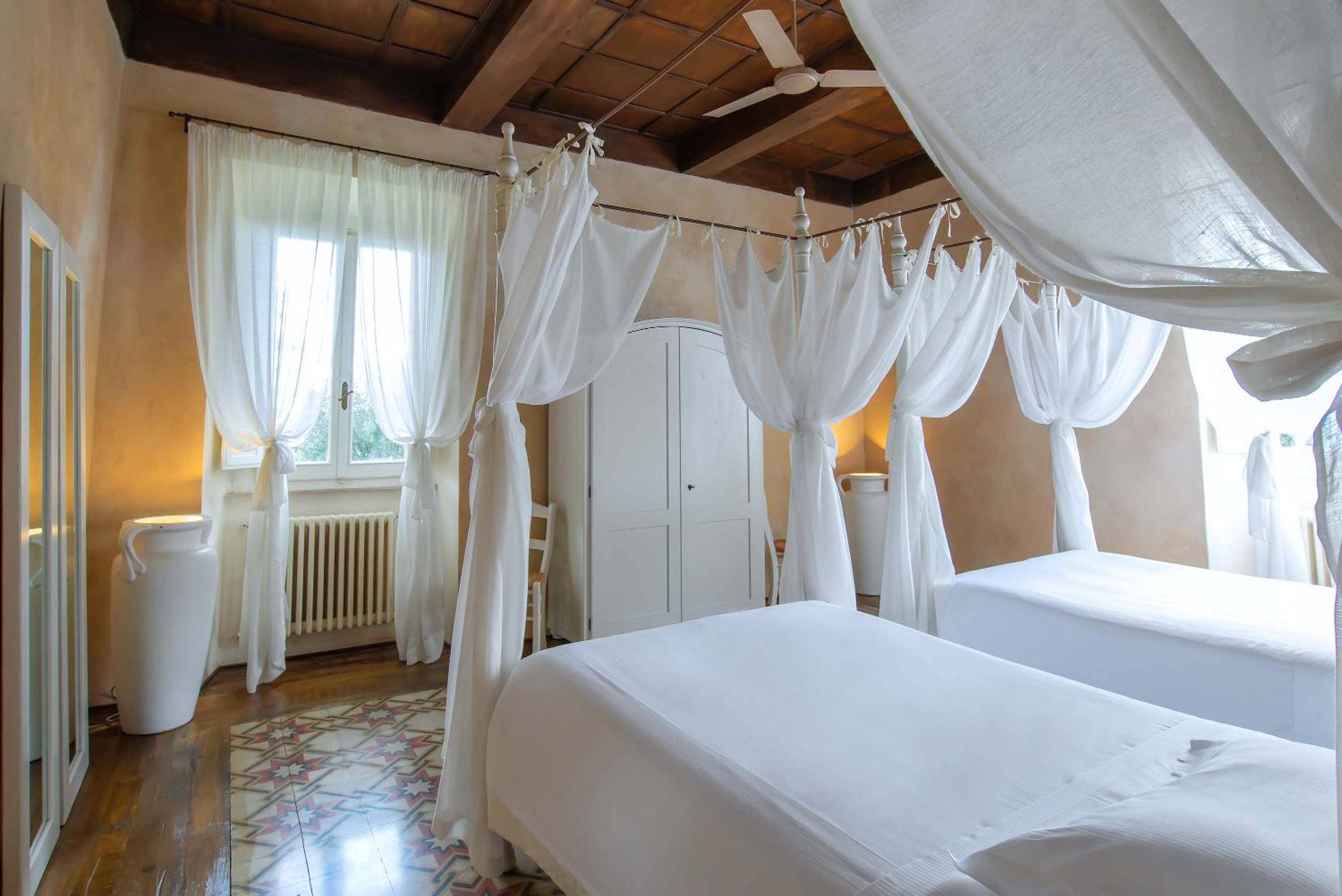 Superior Suite - Photo 2