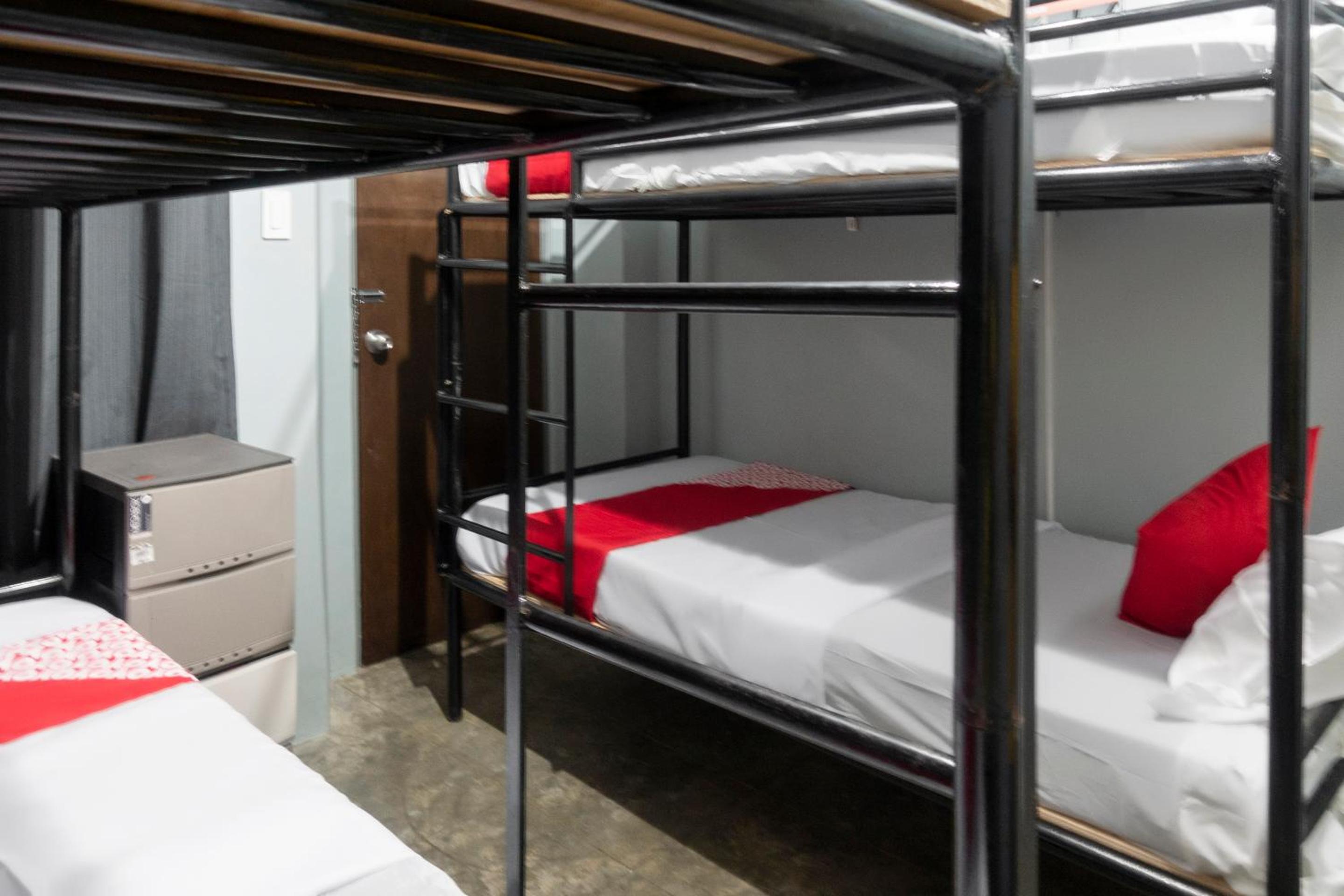 4-Bed Mixed Dormitory Room photo 2