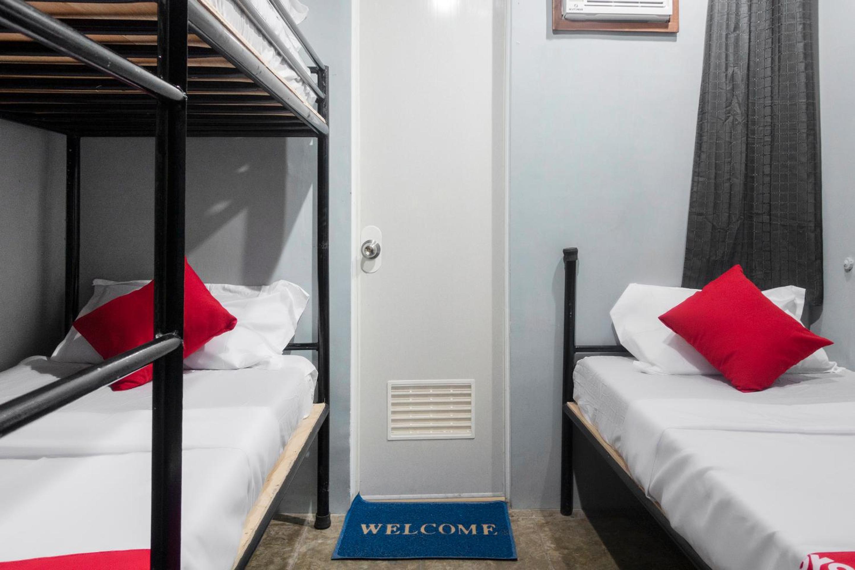 Mixed Dormitory Room photo 3