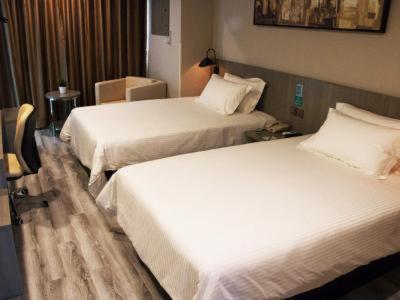 Business Twin Room A
