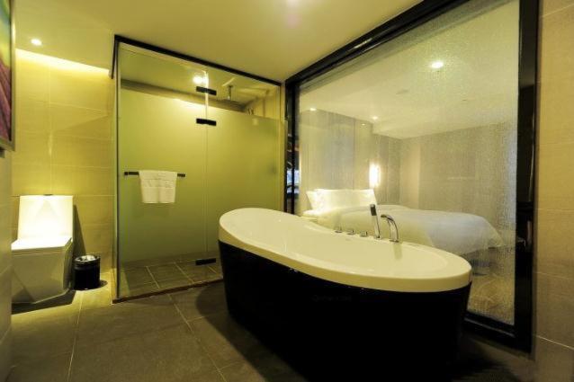 Deluxe Suite photo 3