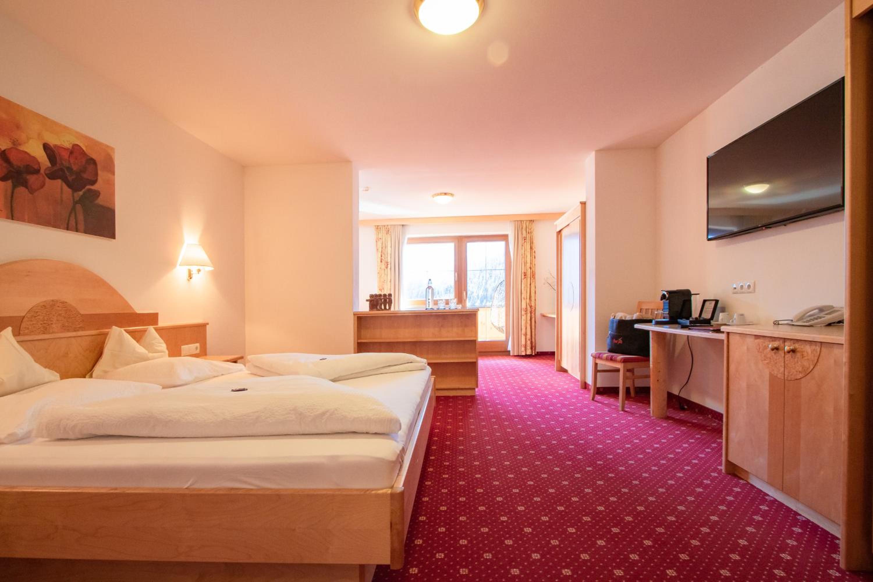 Comfort Suite with Balcony & Mountain View