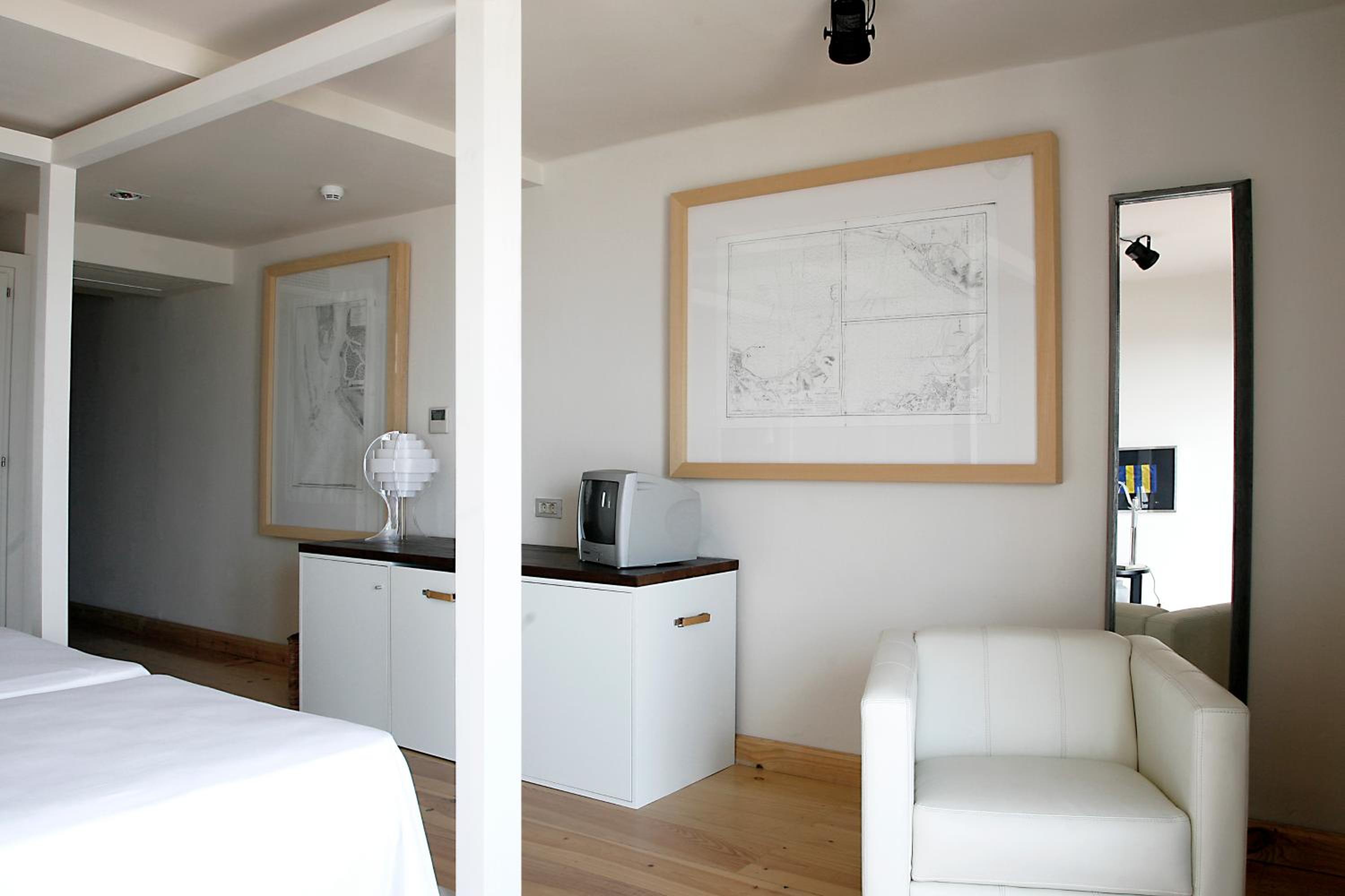 Twin Room with Sea View - Photo 5