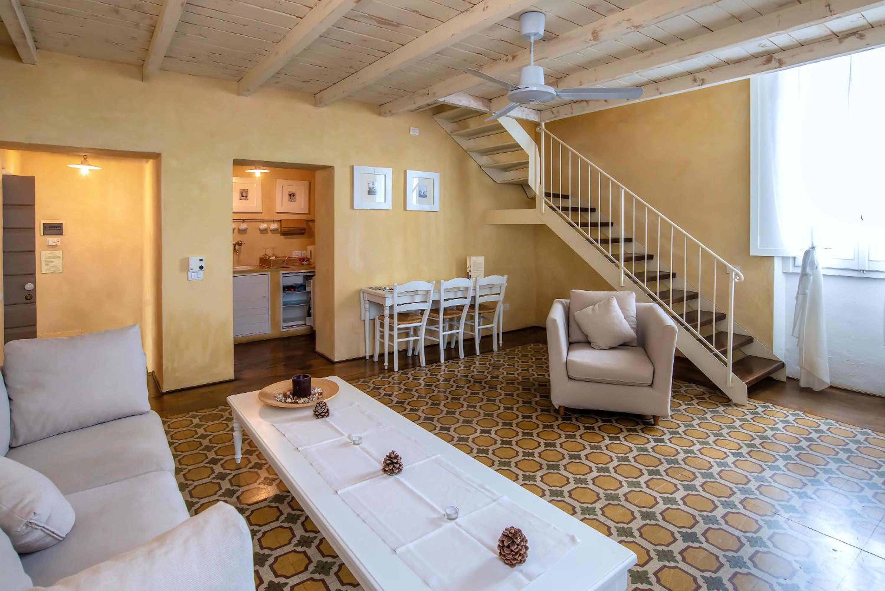 Suite - Photo 4