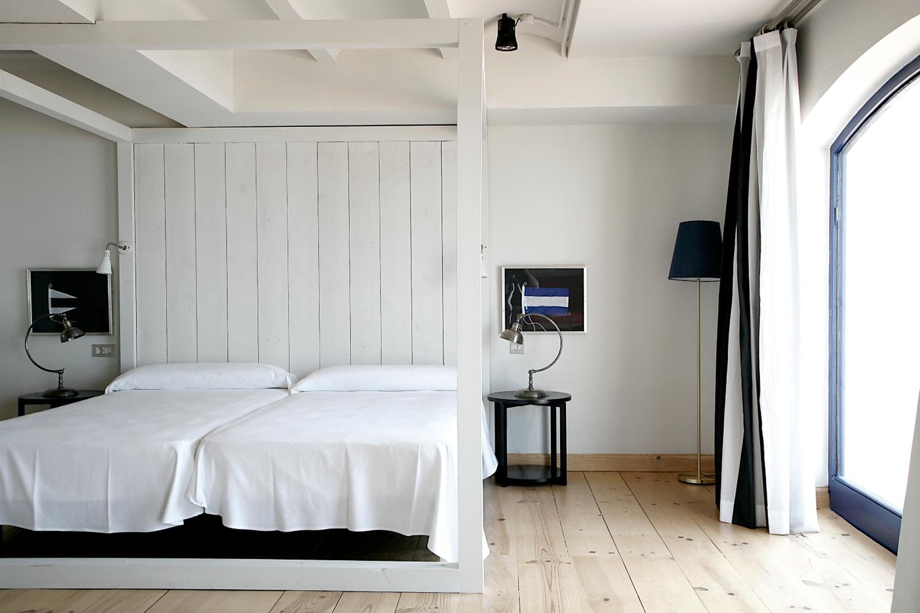 Twin Room with Sea View - Photo 2