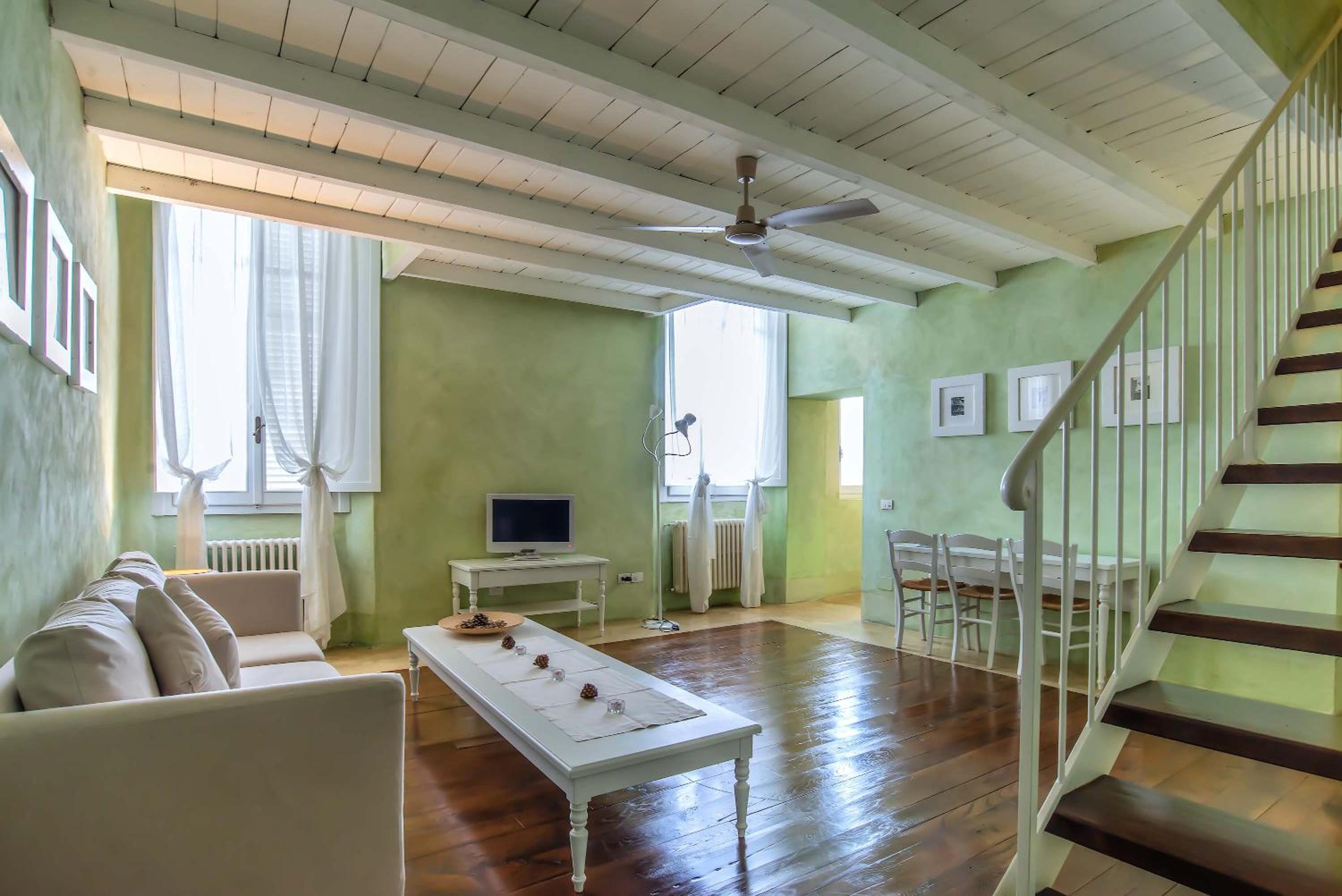 Superior Suite - Photo 12