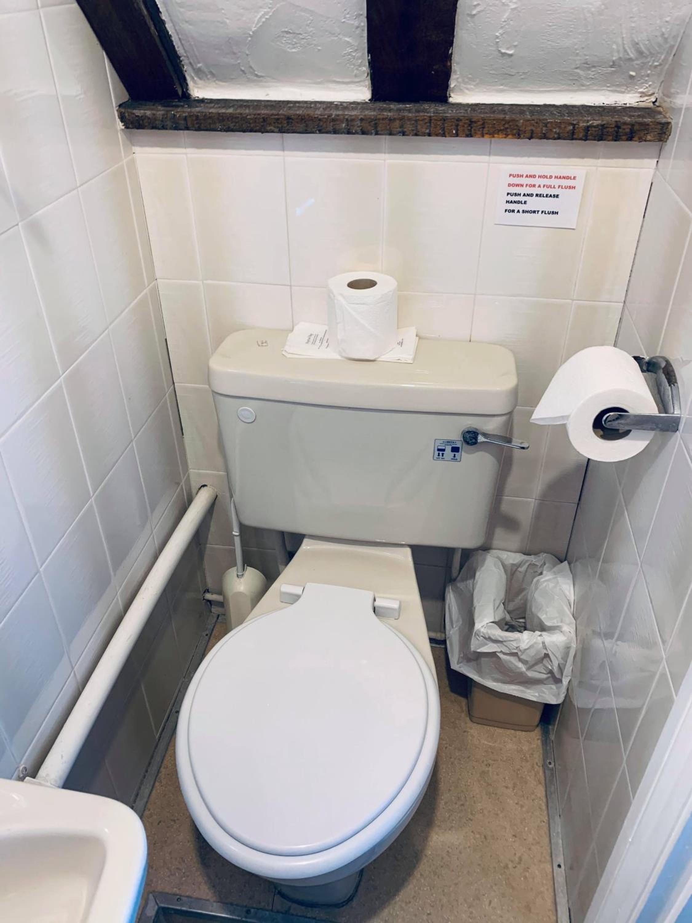 Double Room with Private Bathroom - Photo 5