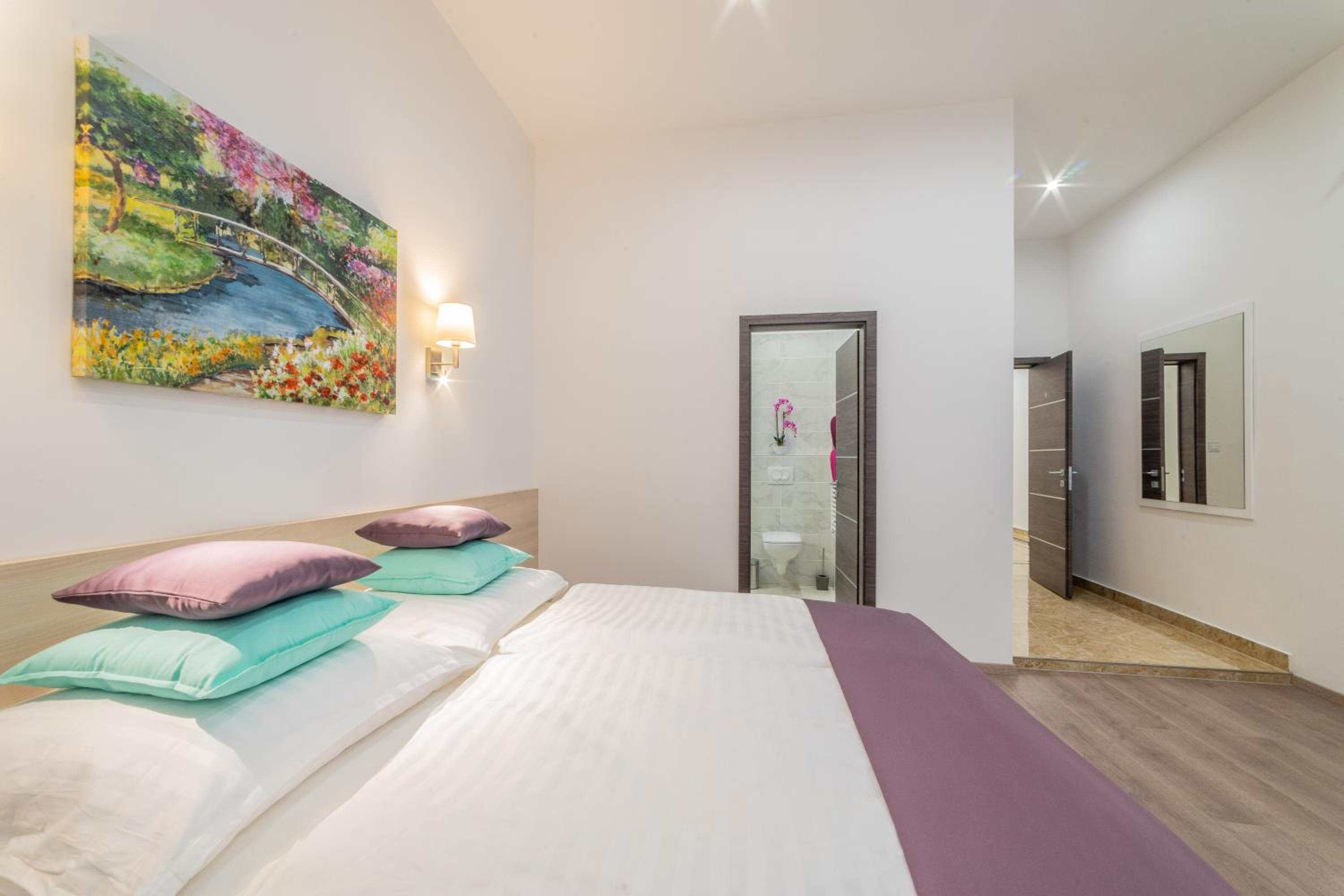 Deluxe Double or Twin Room with Balcony - Photo 7