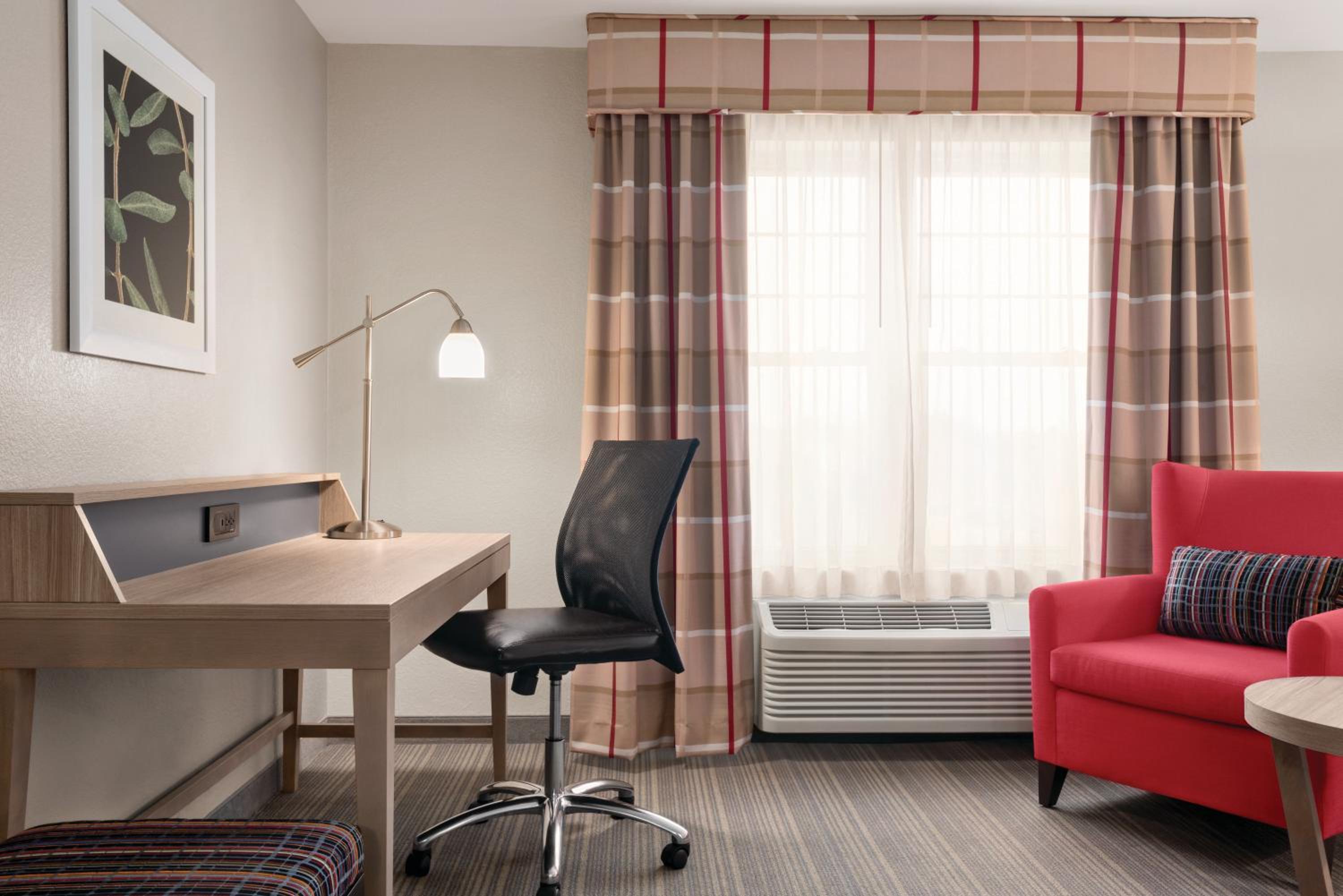King Room - Non-Smoking - Photo 4