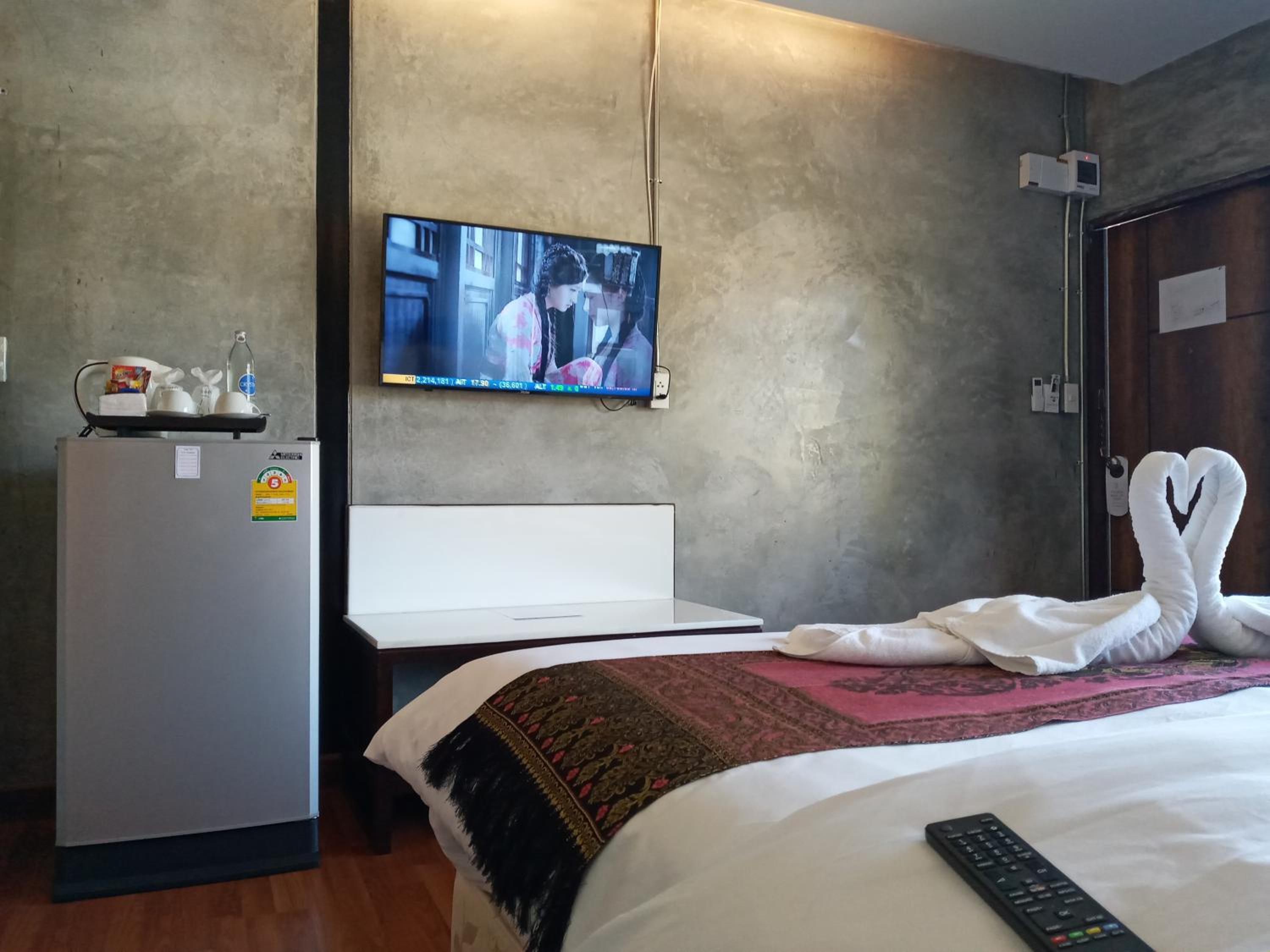 Standard Twin Room with Garden View - Photo 1