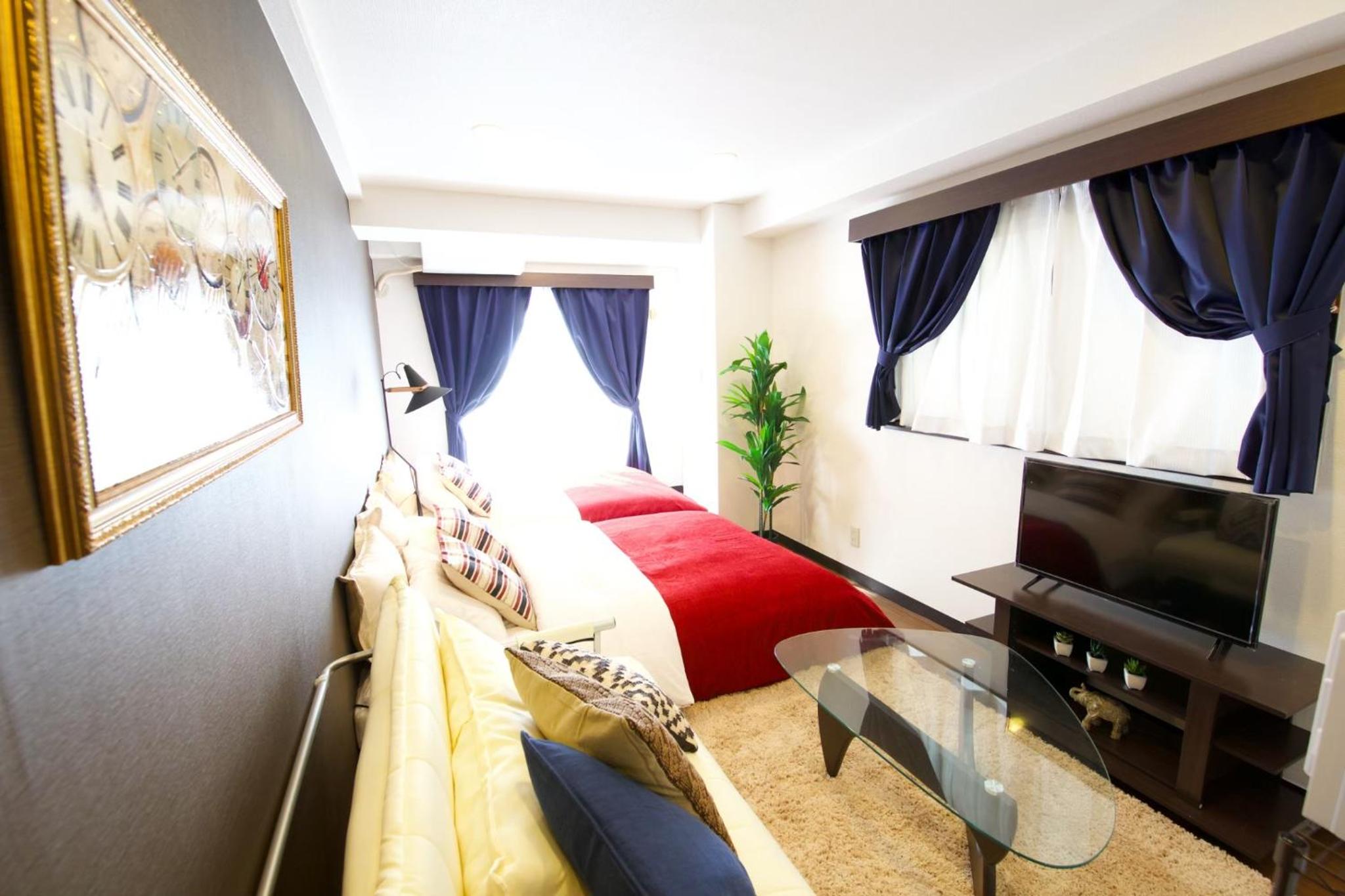 One-Bedroom Apartment photo 1