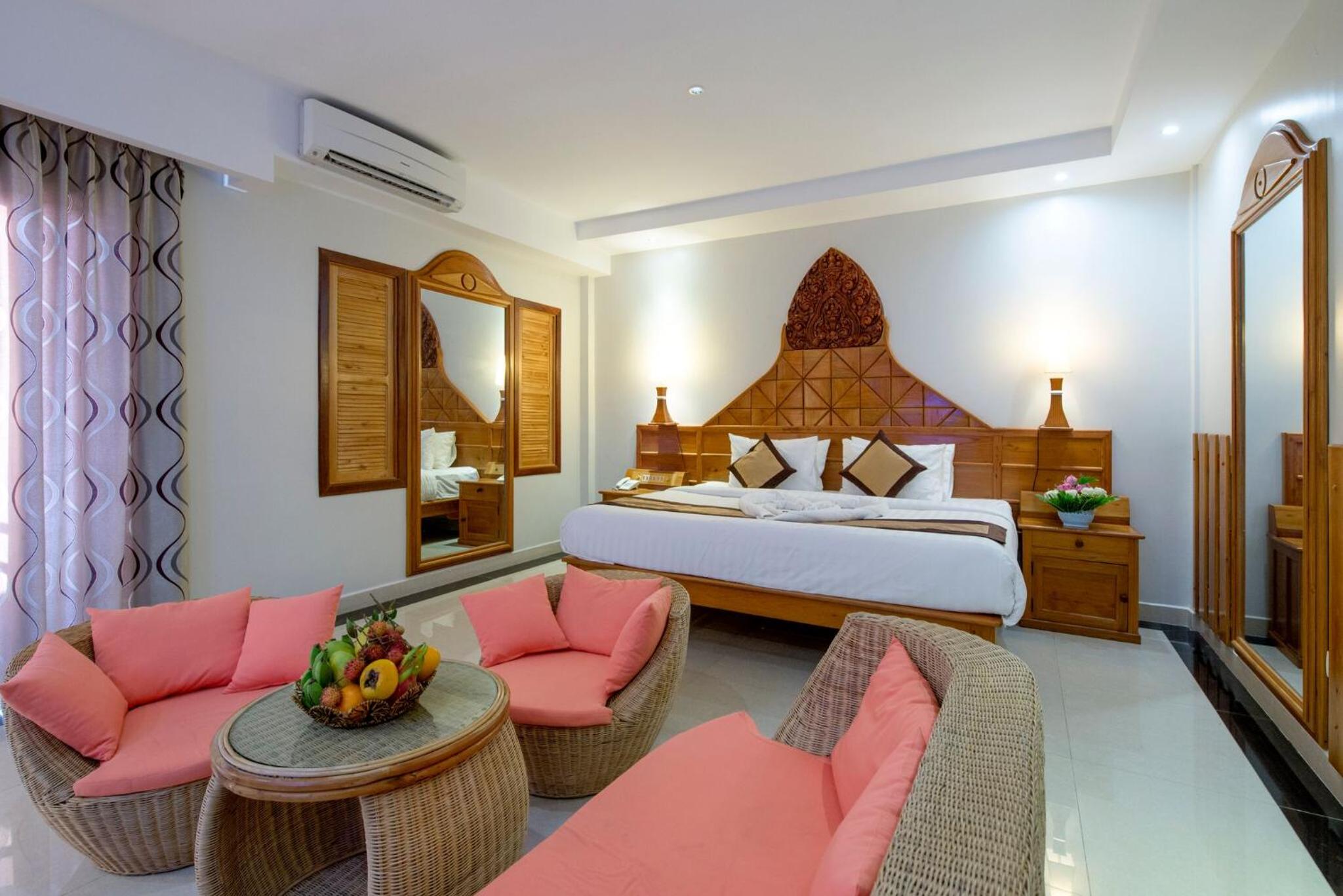 Superior Suite - Photo 5