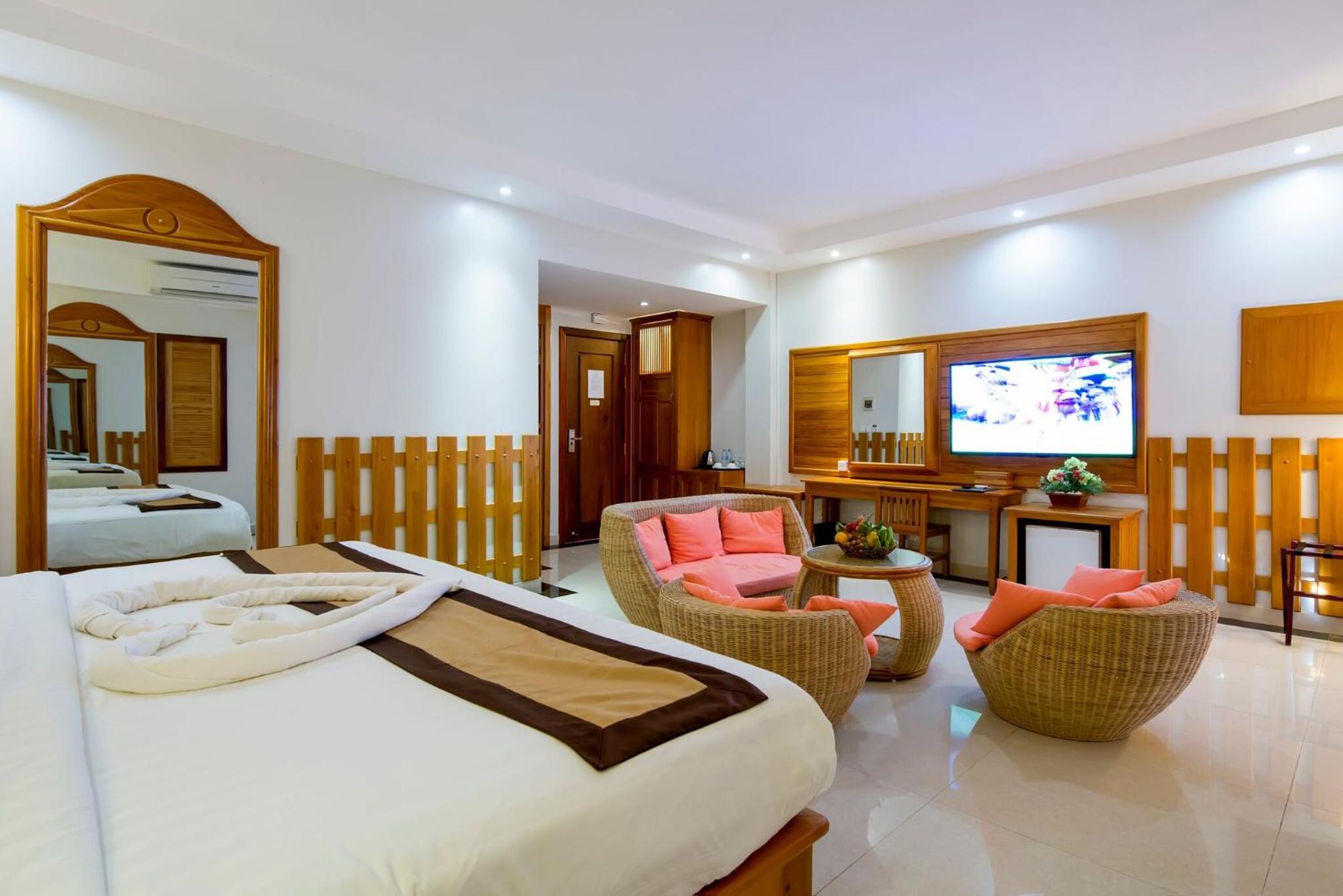 Superior Suite - Photo 4