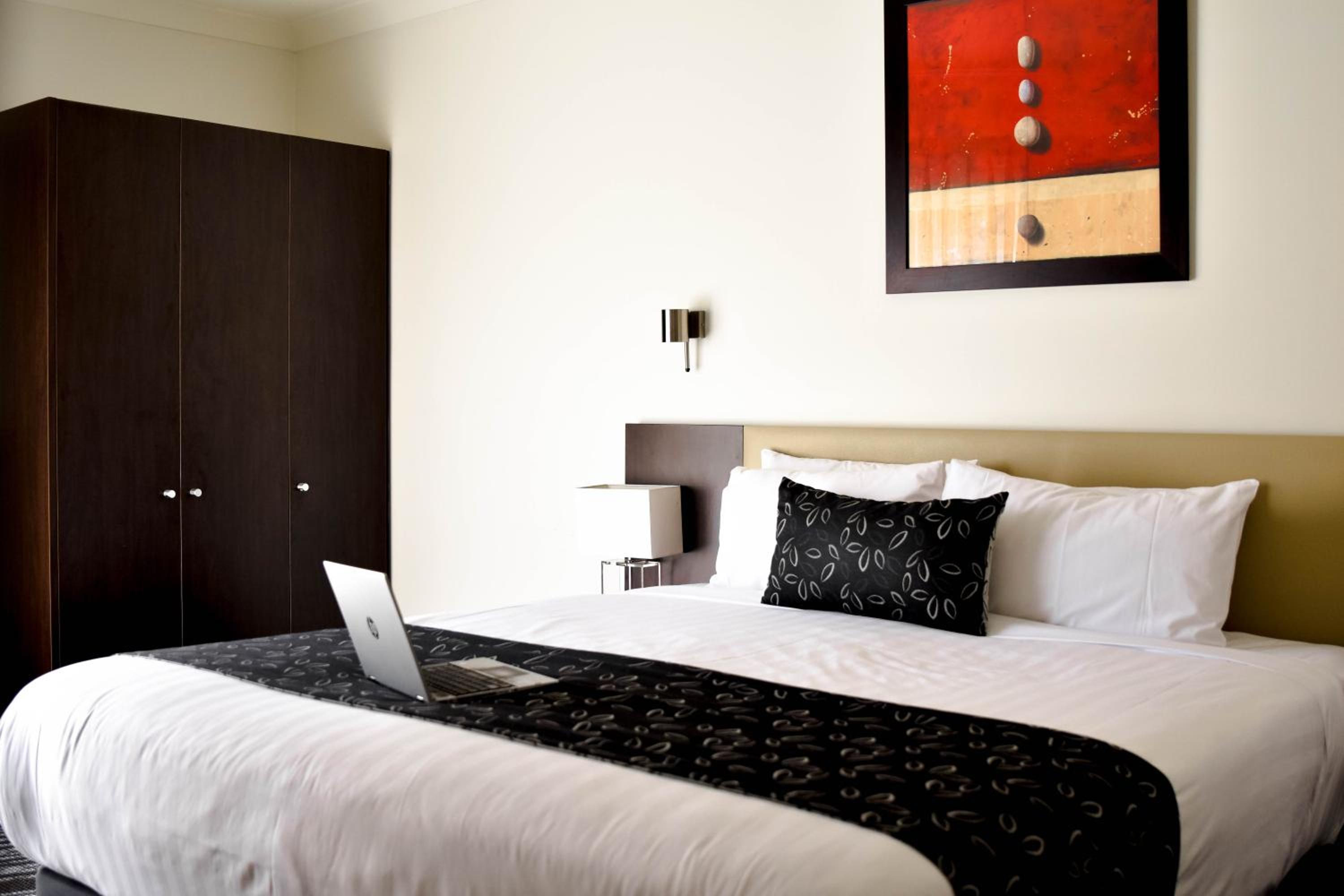 Superior King Suite
